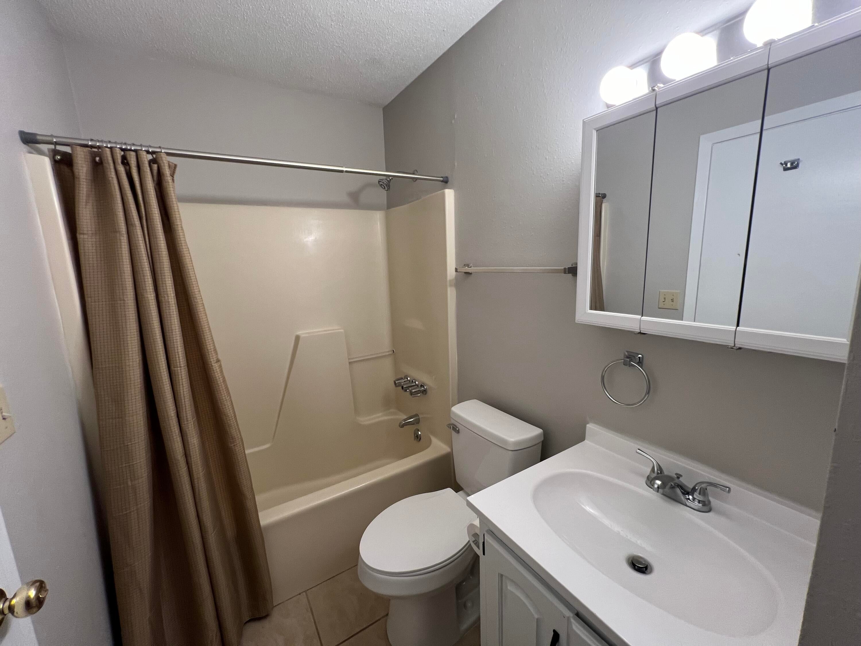 OAK PARK - Residential Lease