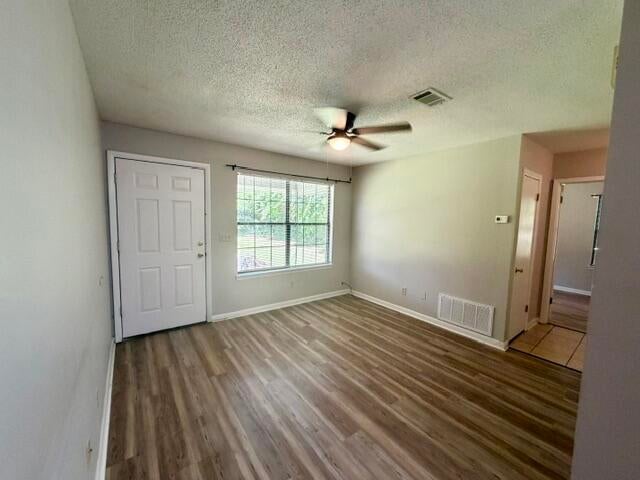OAK PARK - Residential Lease