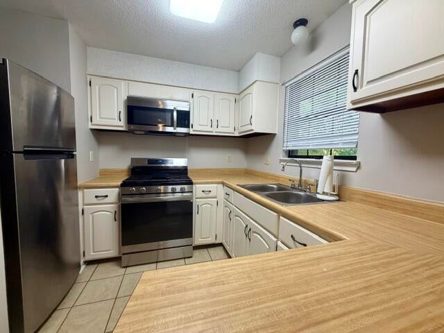 OAK PARK - Residential Lease