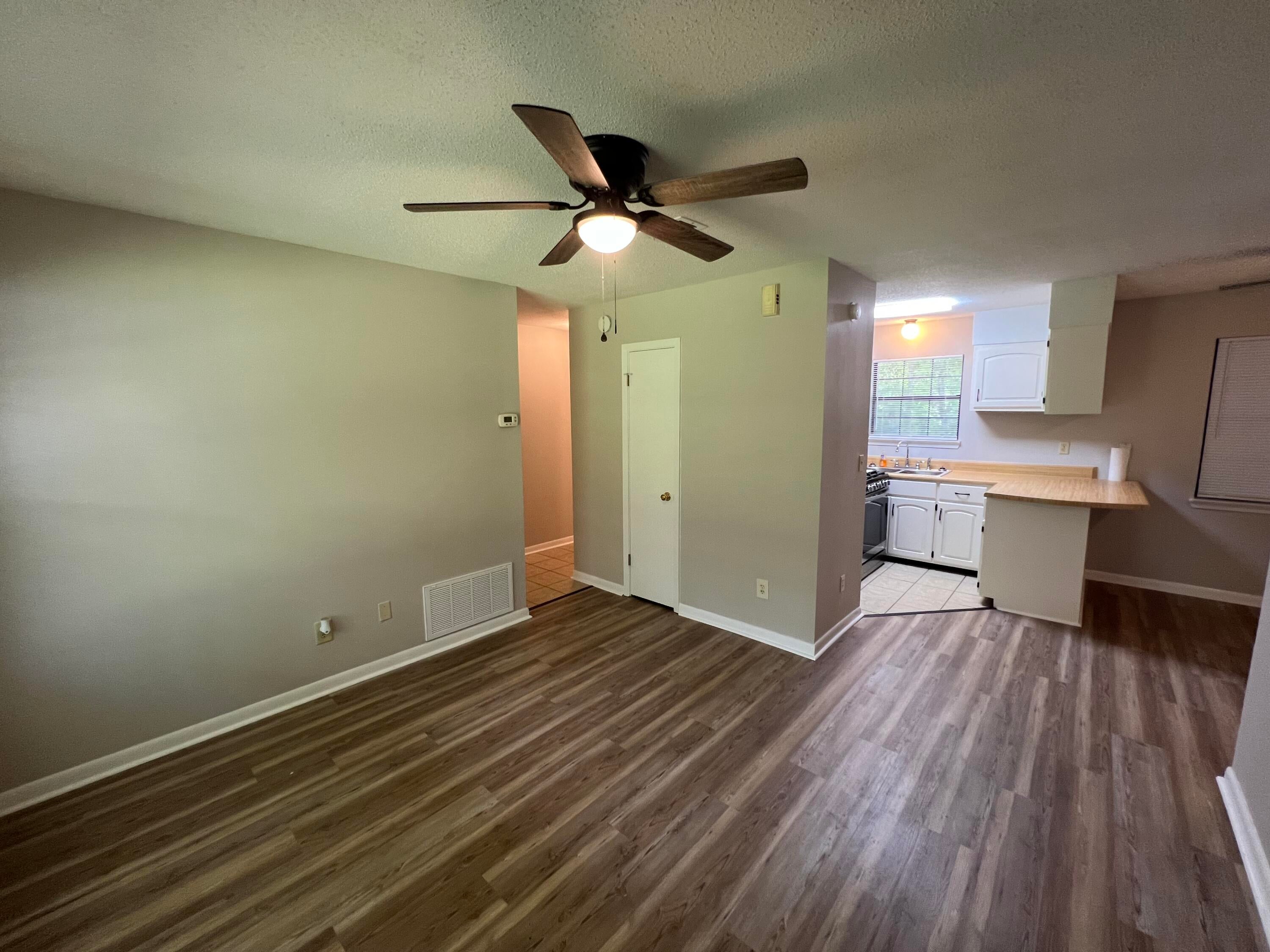 OAK PARK - Residential Lease