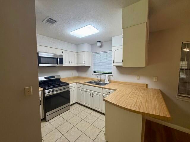 OAK PARK - Residential Lease