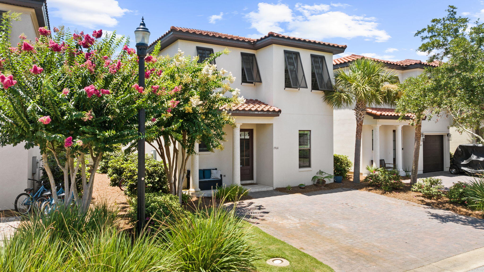 VILLA LAGO - Residential