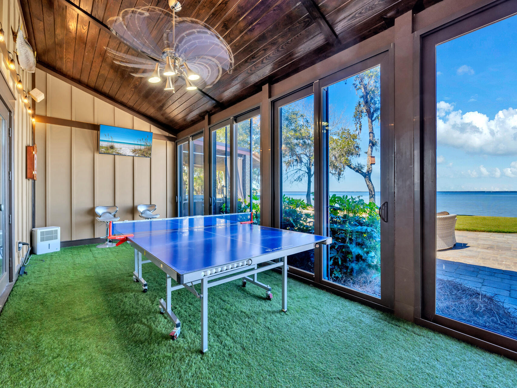 PELICAN BAY - Residential