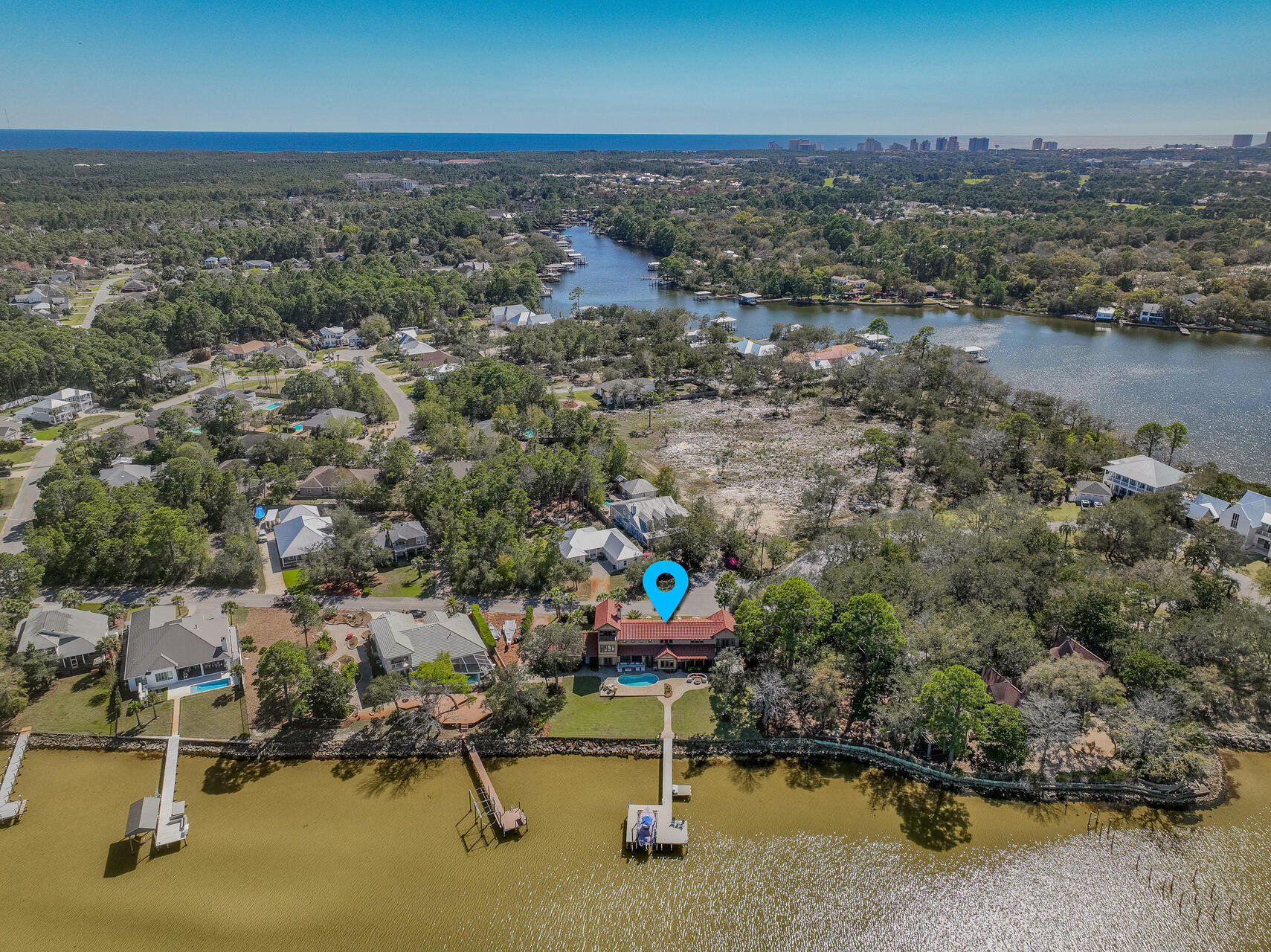 PELICAN BAY - Residential