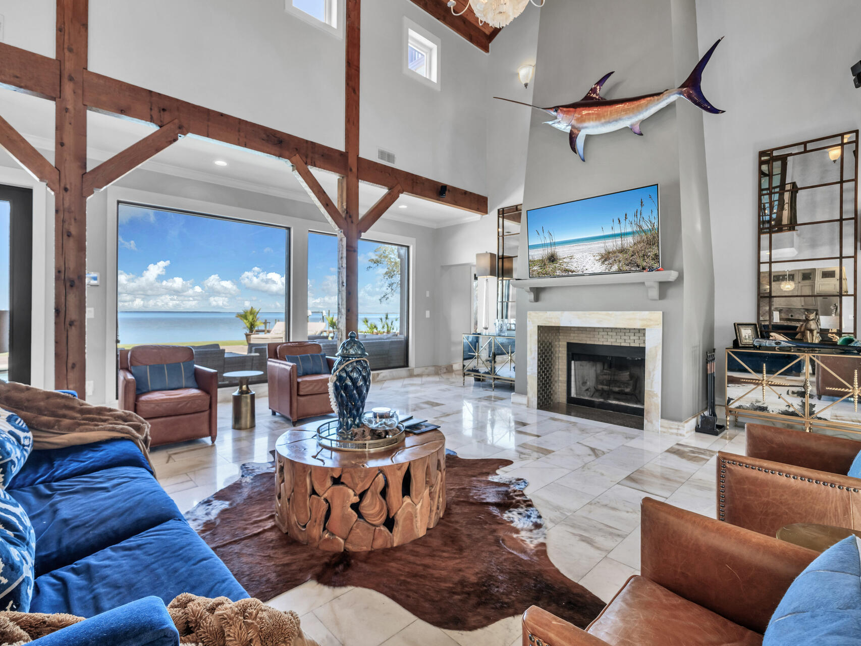 PELICAN BAY - Residential