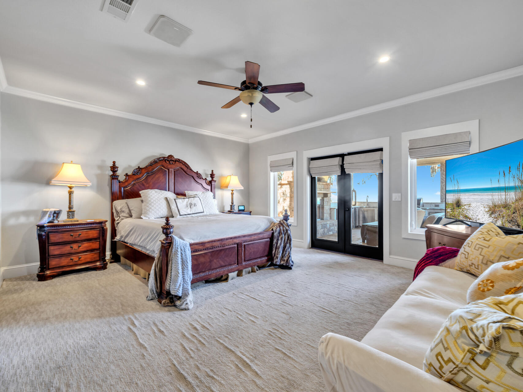 PELICAN BAY - Residential