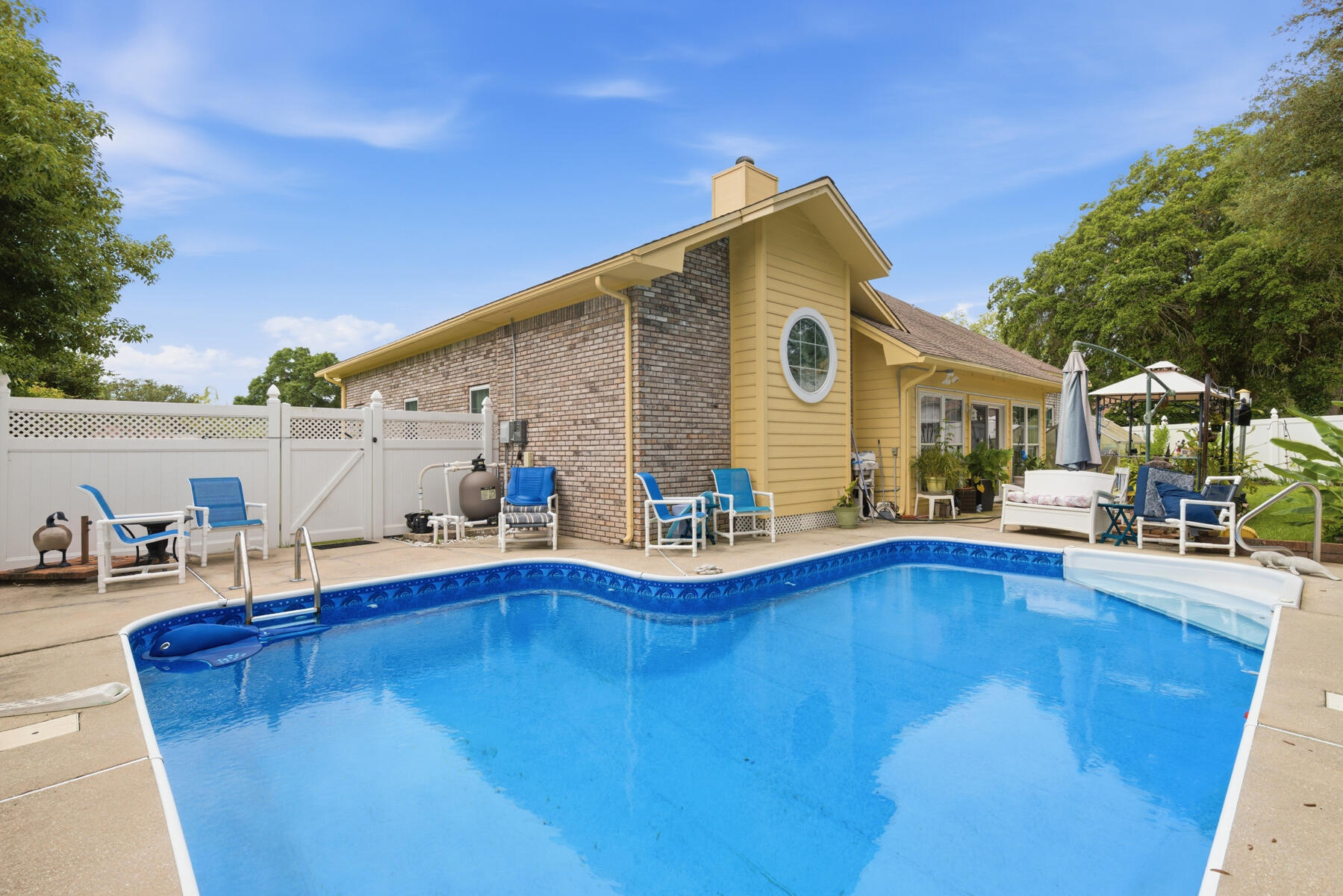 LAKE POINTE - Residential