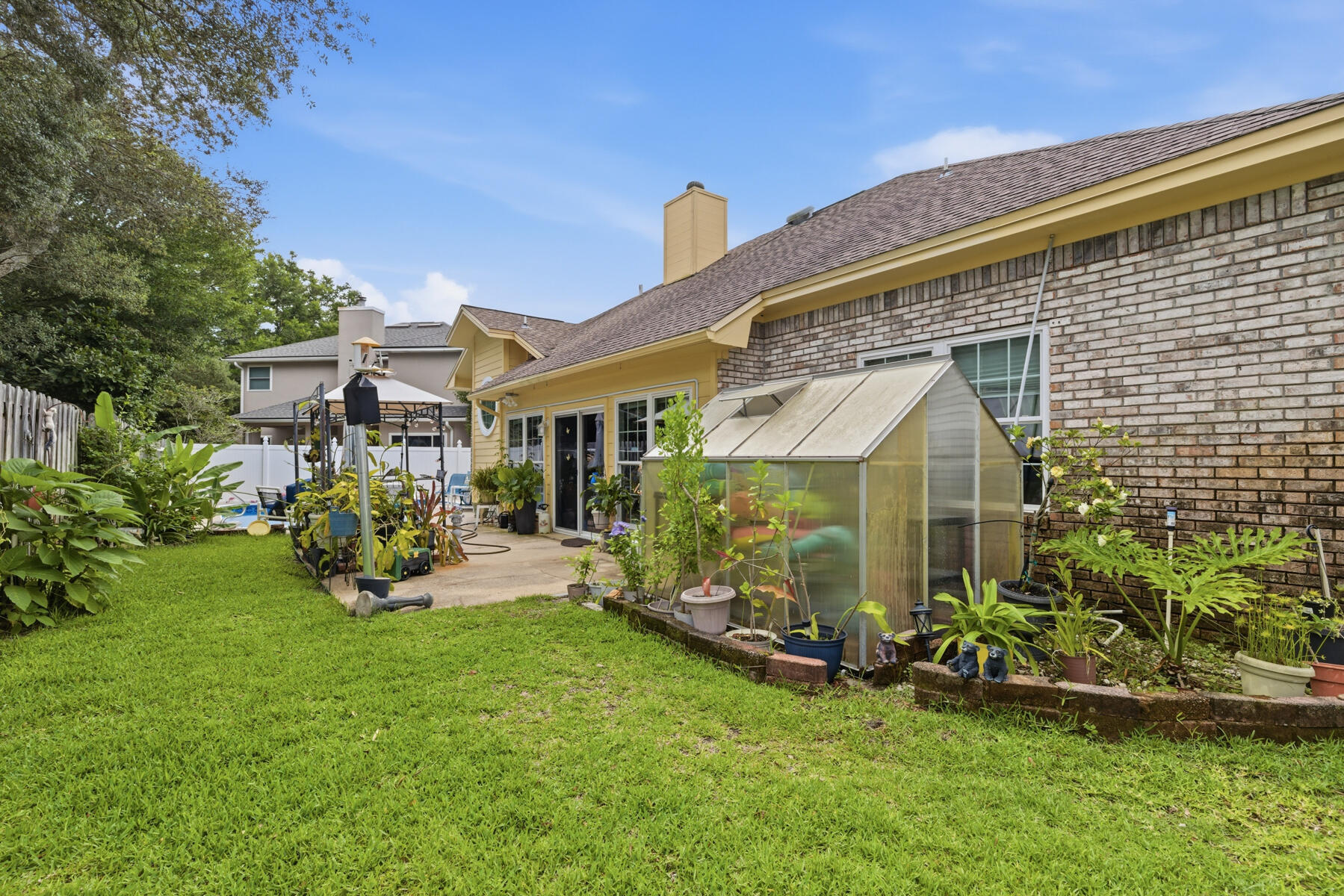LAKE POINTE - Residential