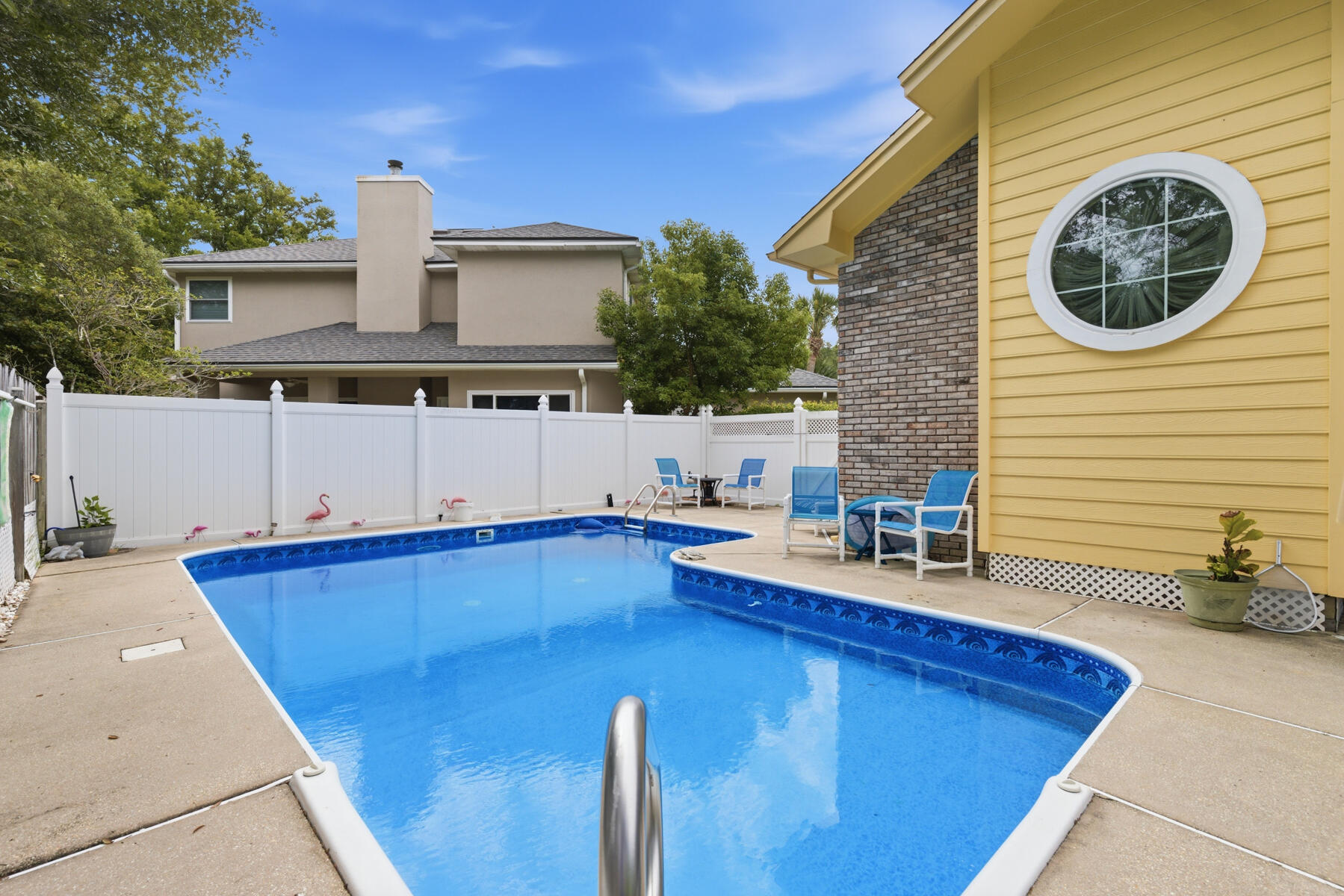 LAKE POINTE - Residential
