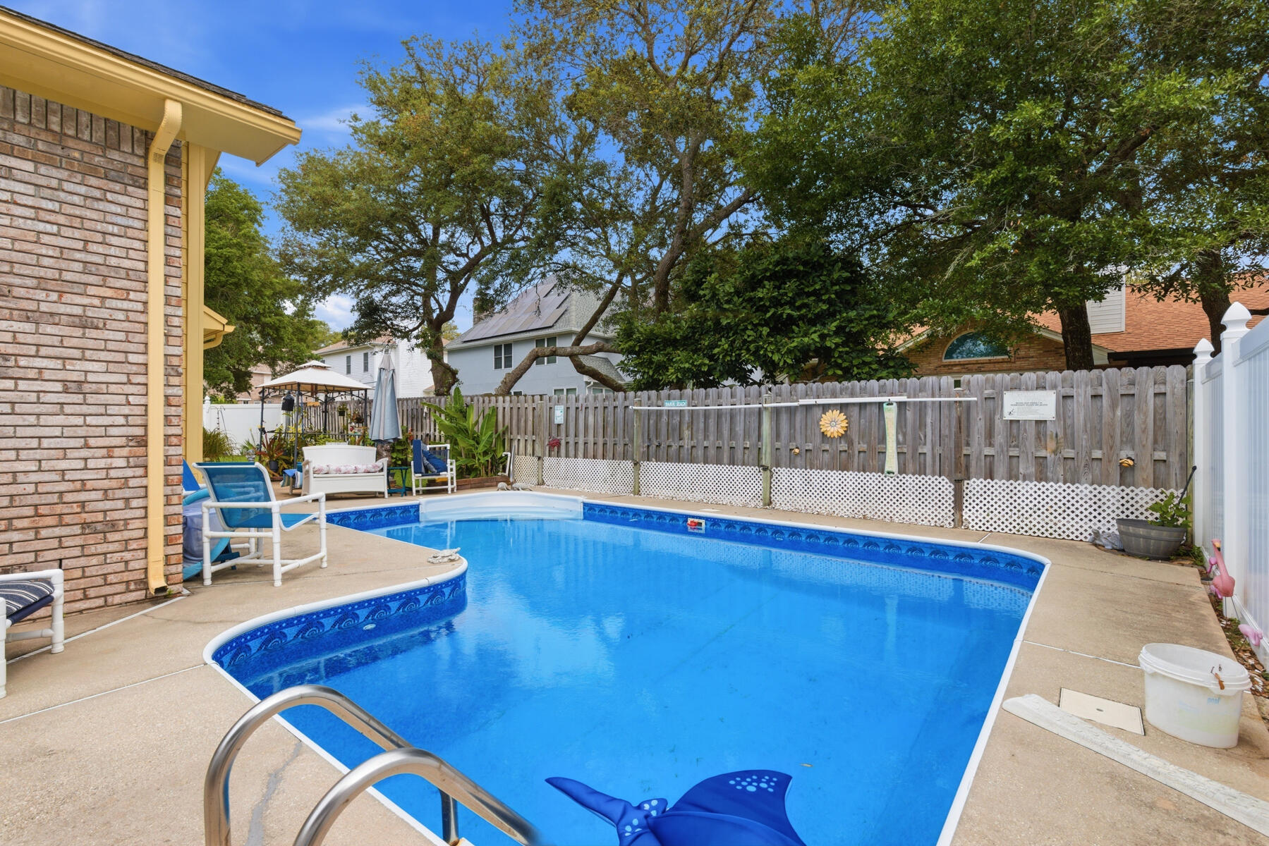 LAKE POINTE - Residential