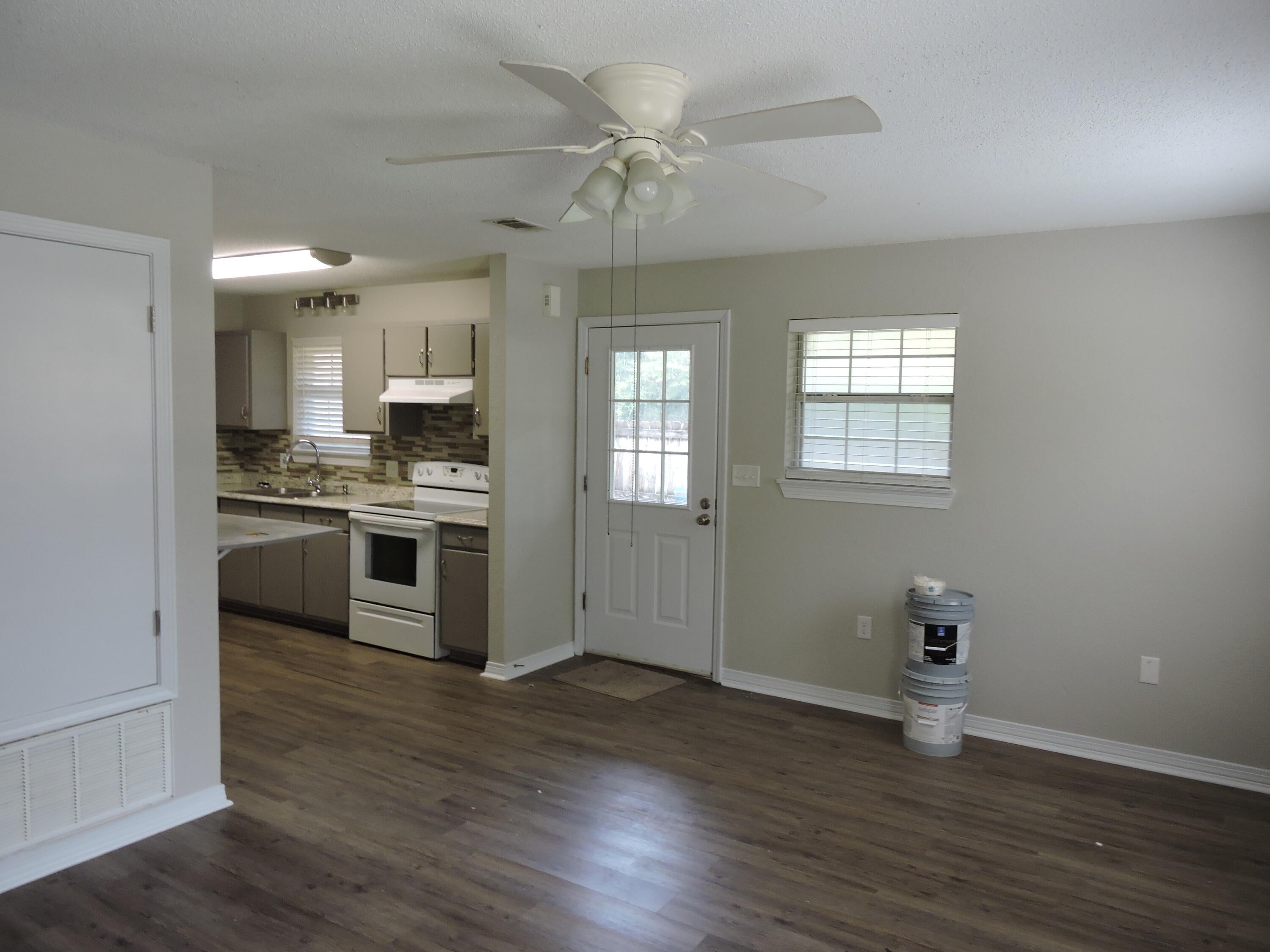 MORRIS ADDN TO CRESTVIEW - Residential Lease