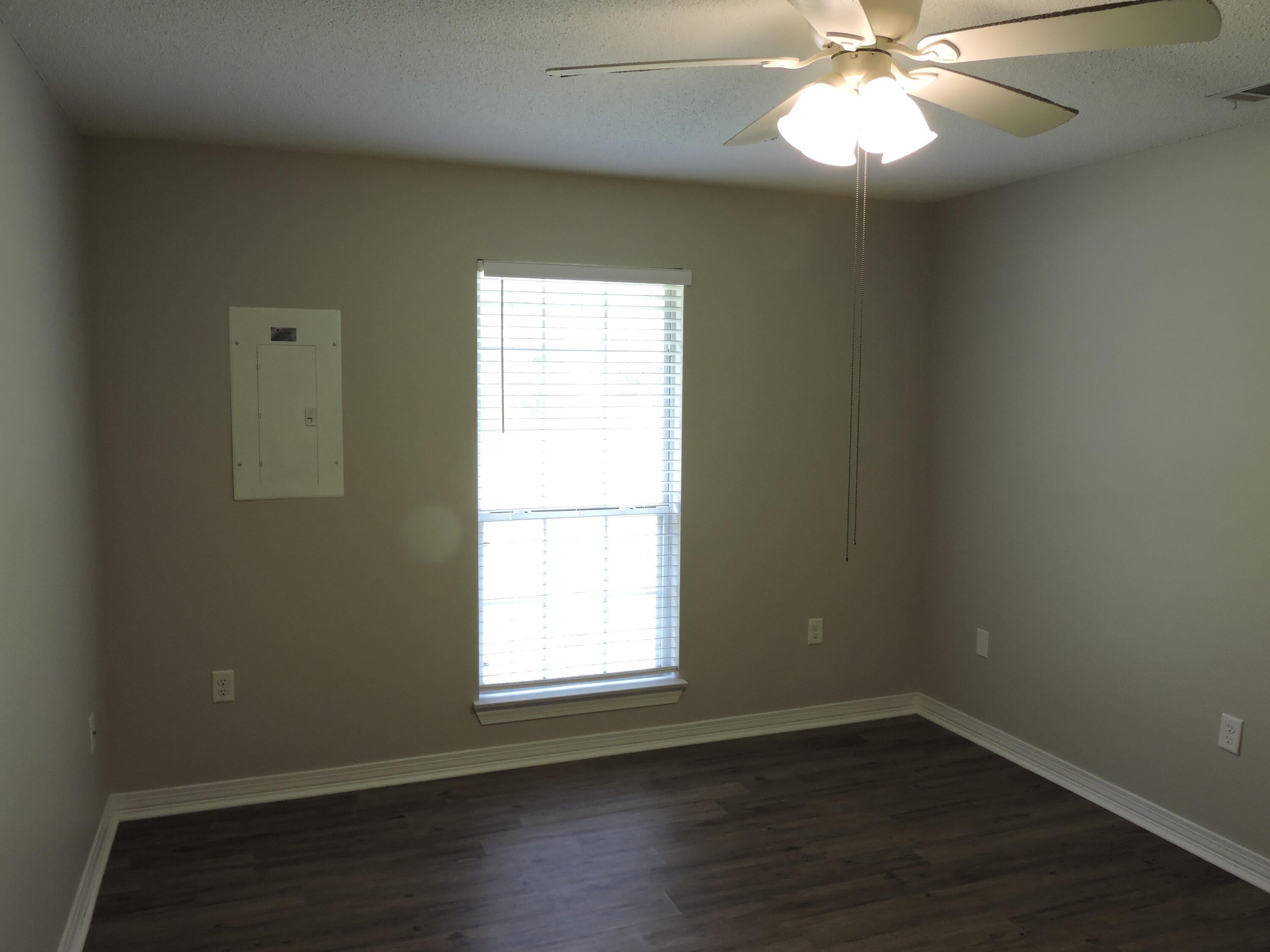 MORRIS ADDN TO CRESTVIEW - Residential Lease