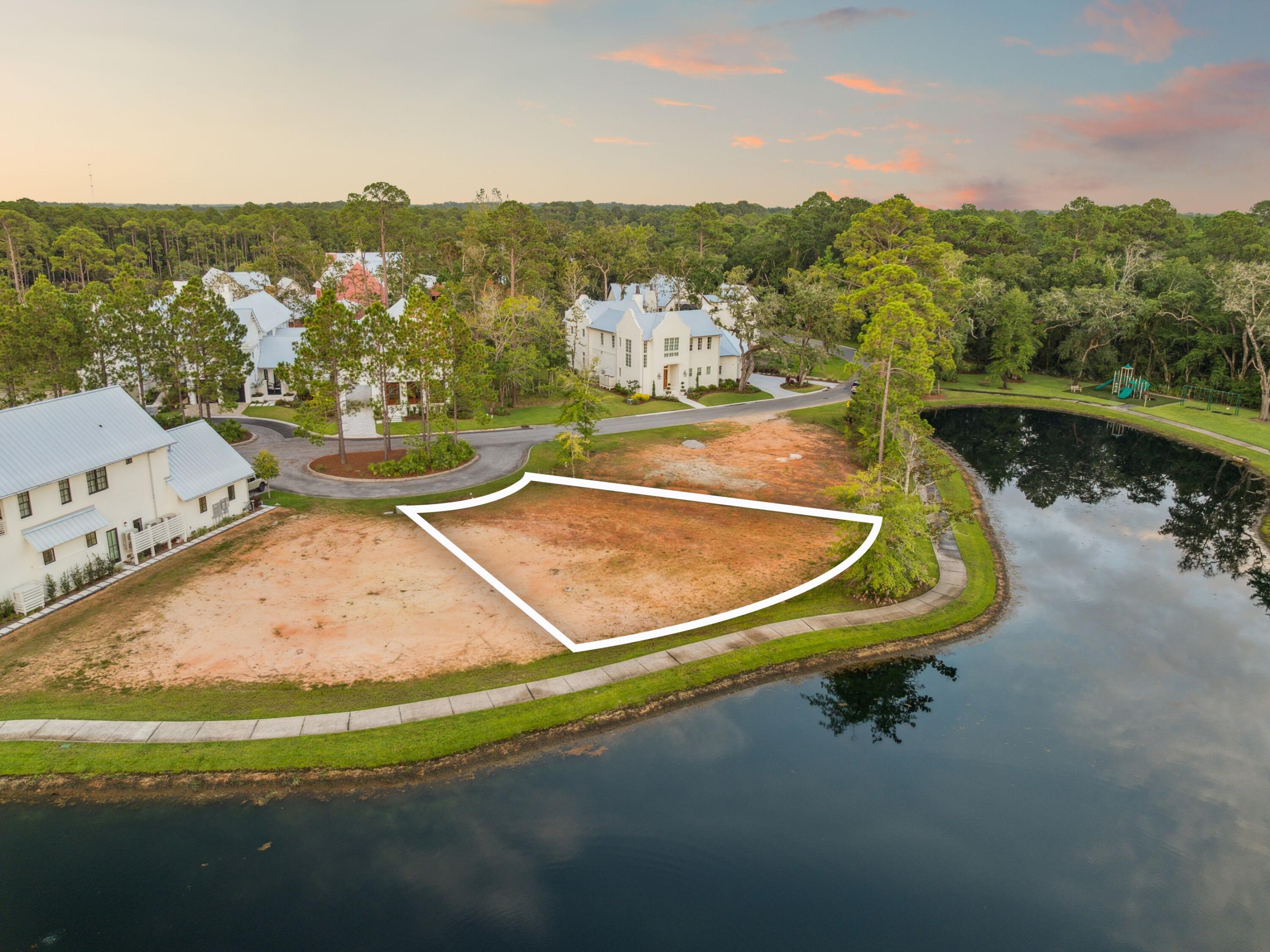 CHURCHILL OAKS - Land