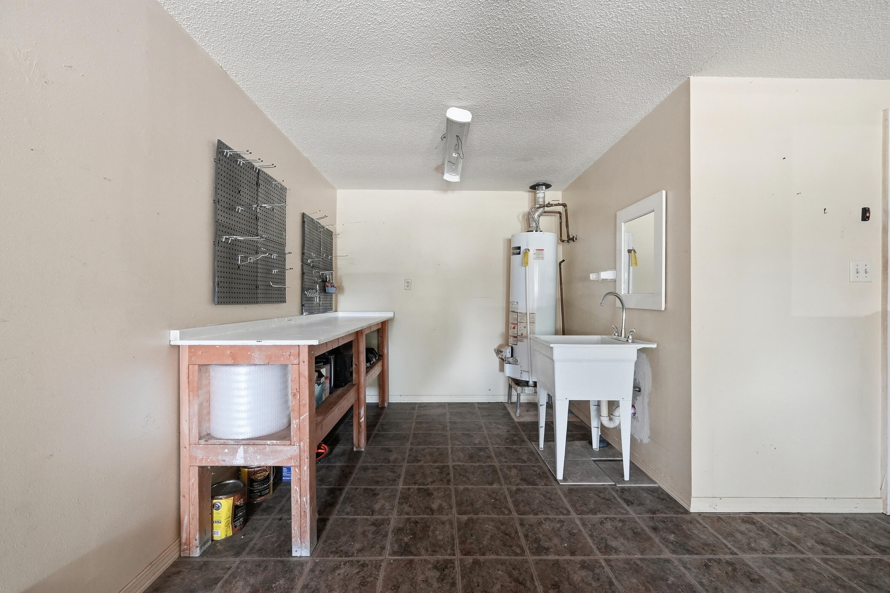 MARY ESTHER MANOR 1ST ADDN - Residential