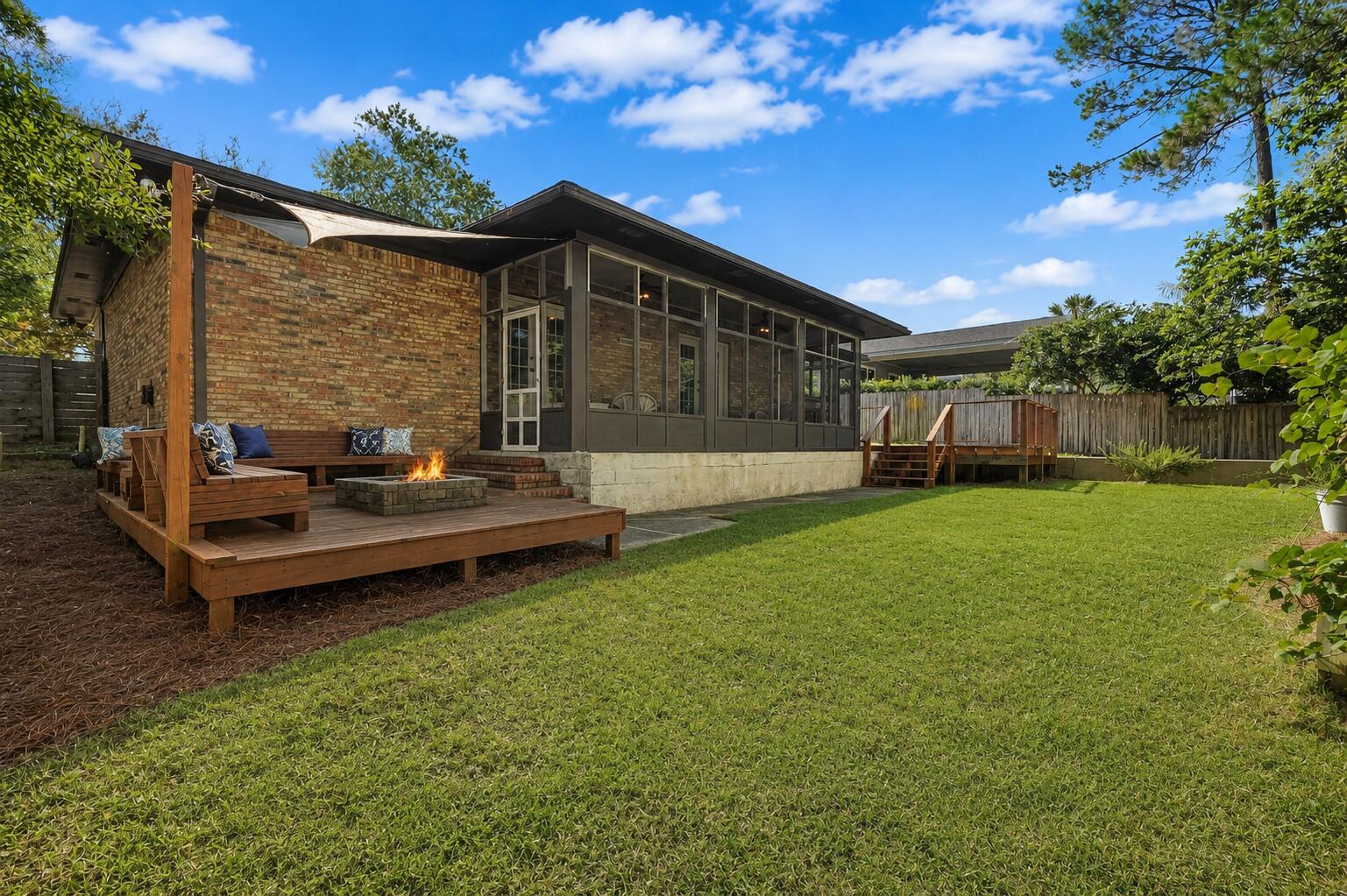 MARY ESTHER MANOR 1ST ADDN - Residential