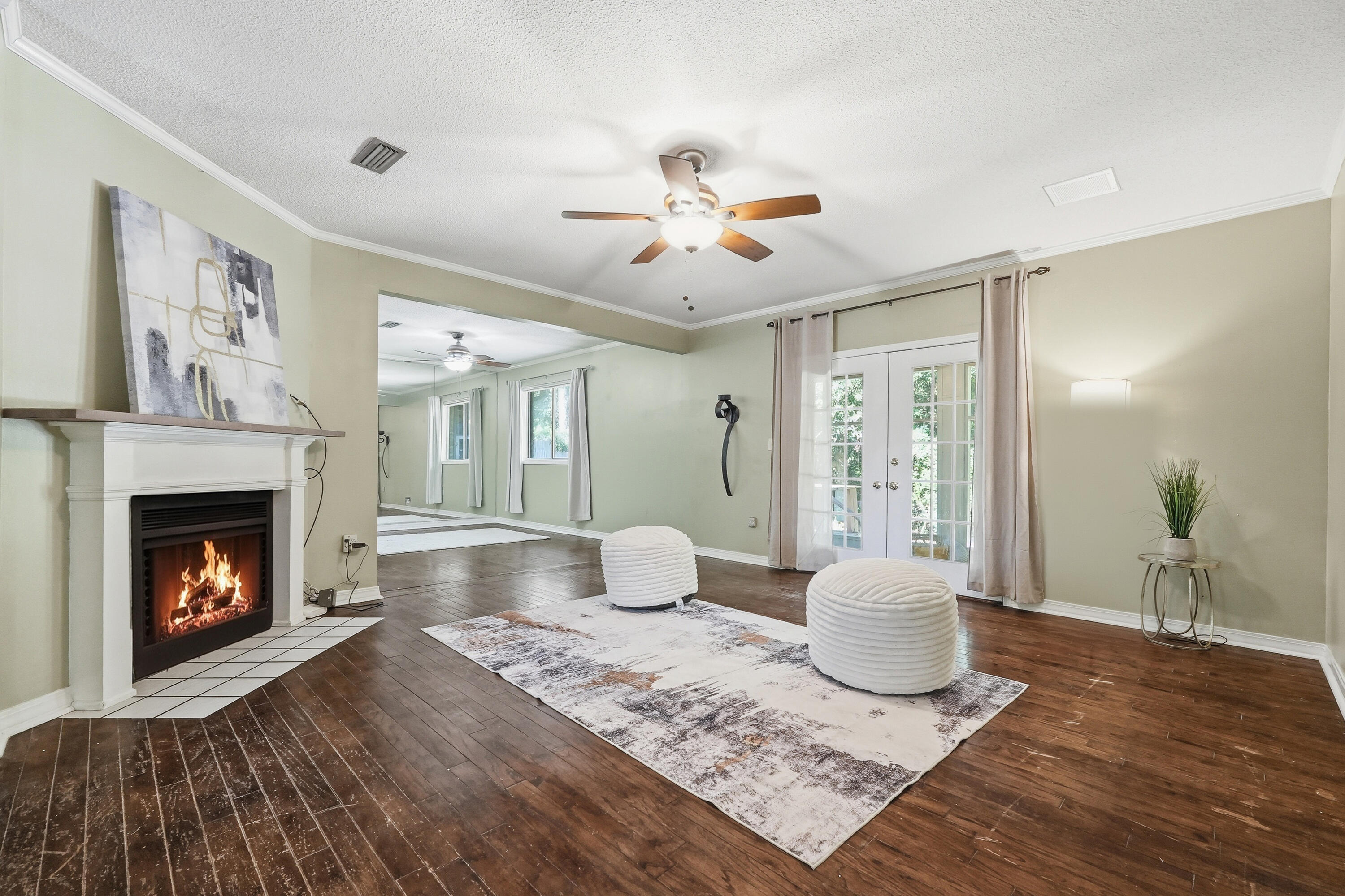 MARY ESTHER MANOR 1ST ADDN - Residential