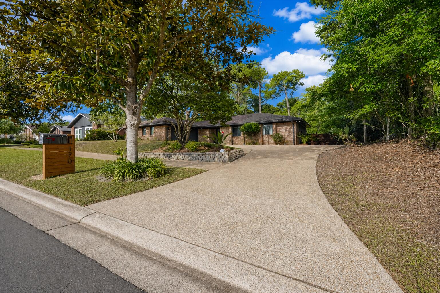 MARY ESTHER MANOR 1ST ADDN - Residential