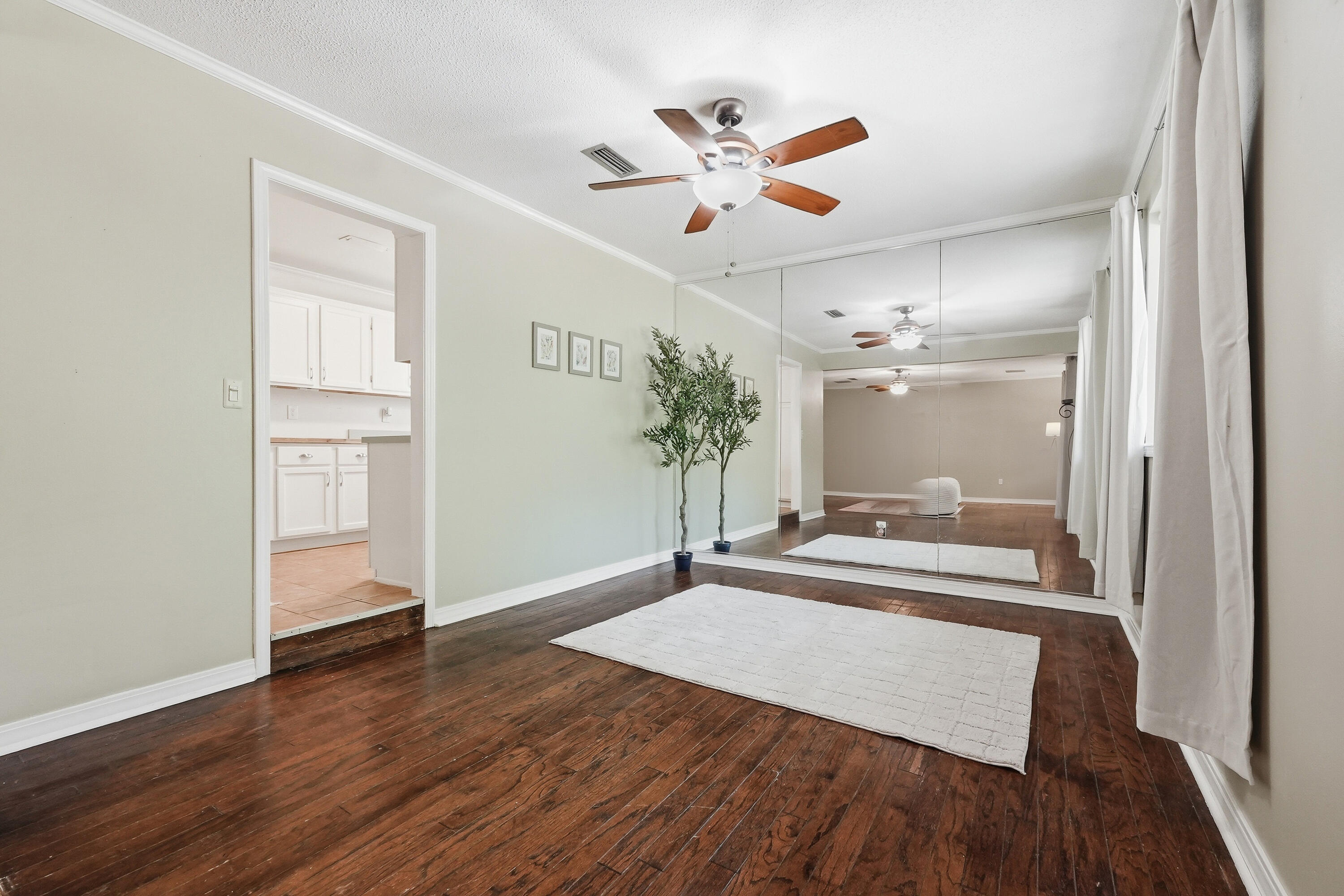 MARY ESTHER MANOR 1ST ADDN - Residential