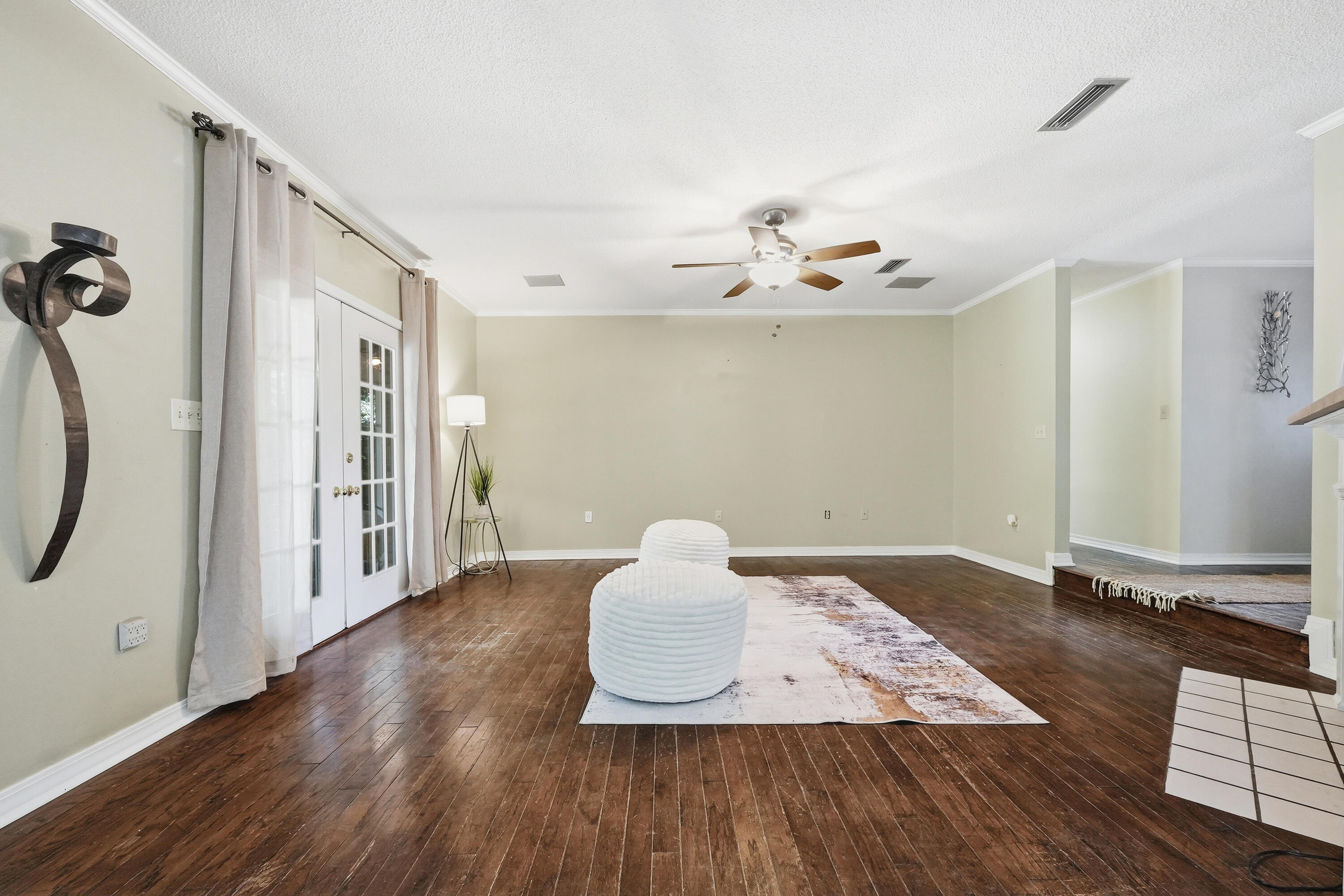 MARY ESTHER MANOR 1ST ADDN - Residential