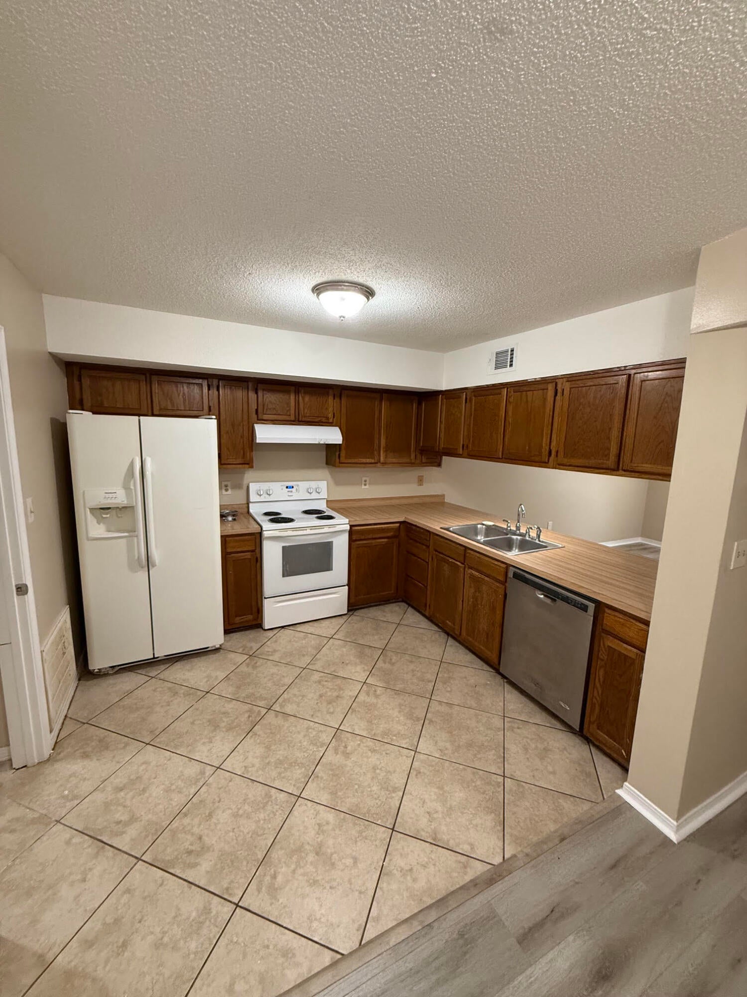 CHINAS COVE - Residential Lease