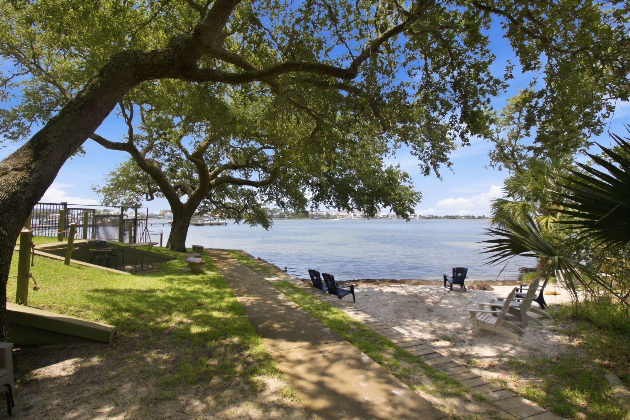 PIRATES BAY PH 1 - Residential