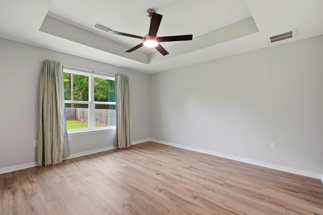 SPRING HOLLOW ESTATES - Residential