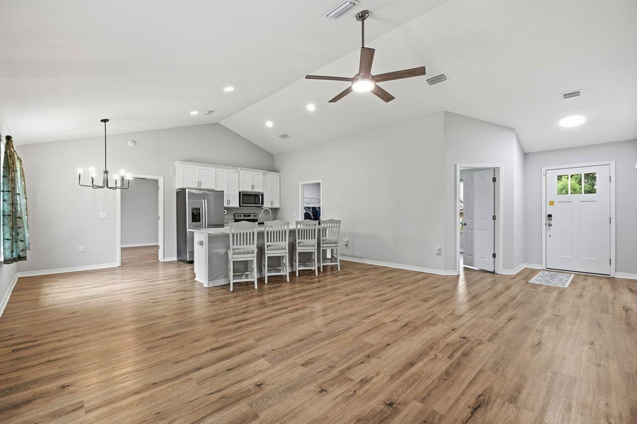 SPRING HOLLOW ESTATES - Residential