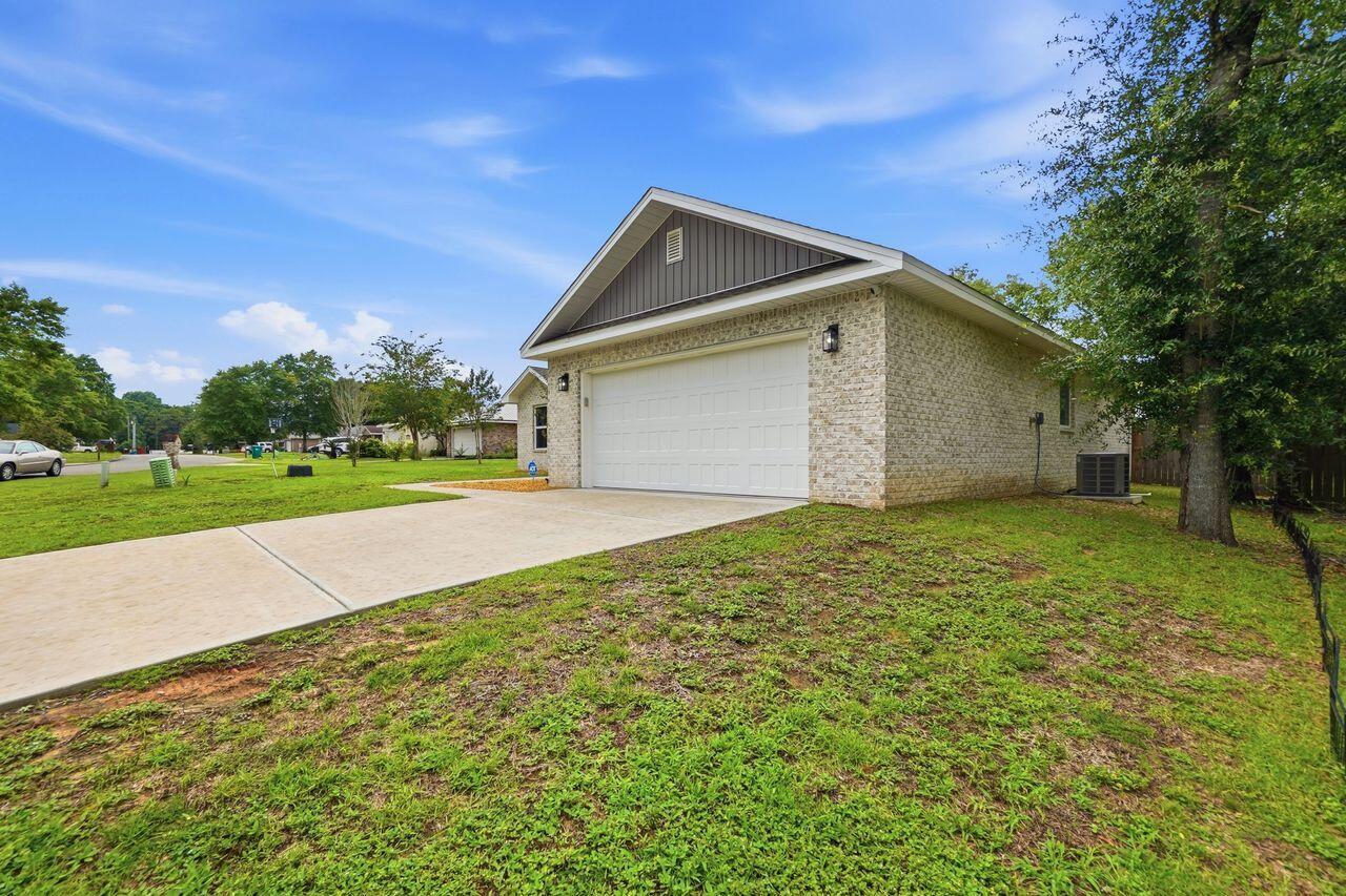 SPRING HOLLOW ESTATES - Residential