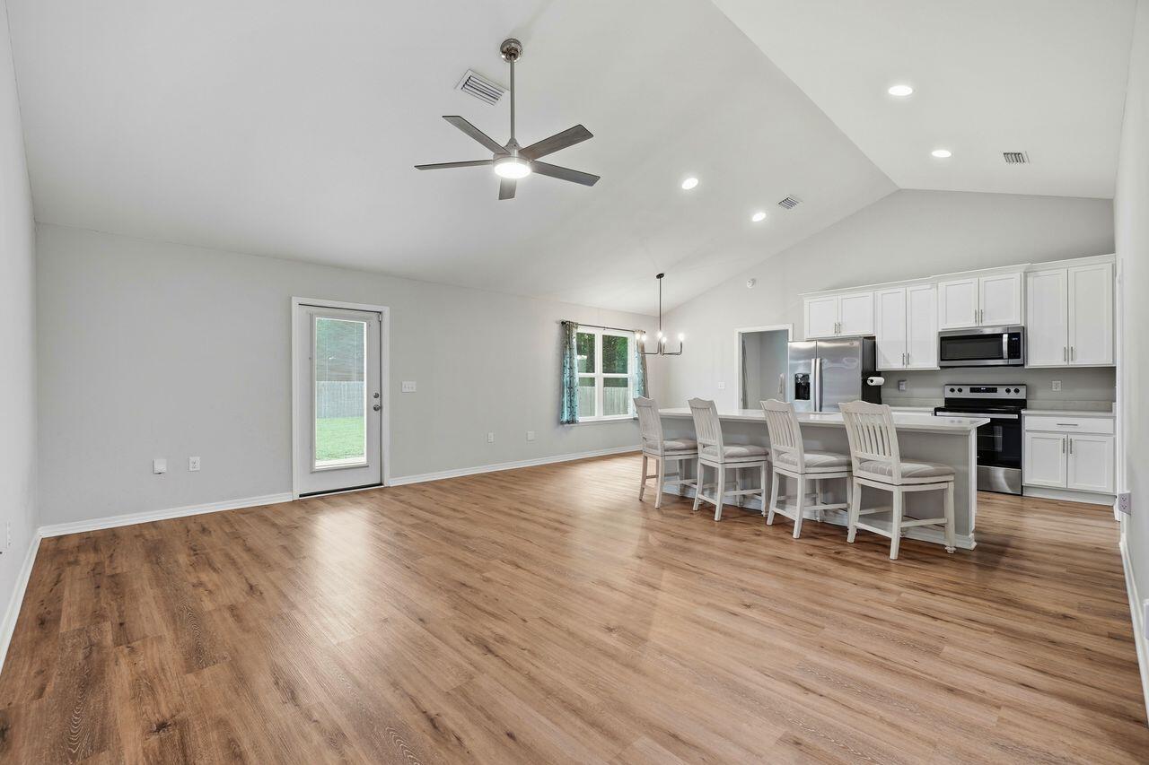 SPRING HOLLOW ESTATES - Residential