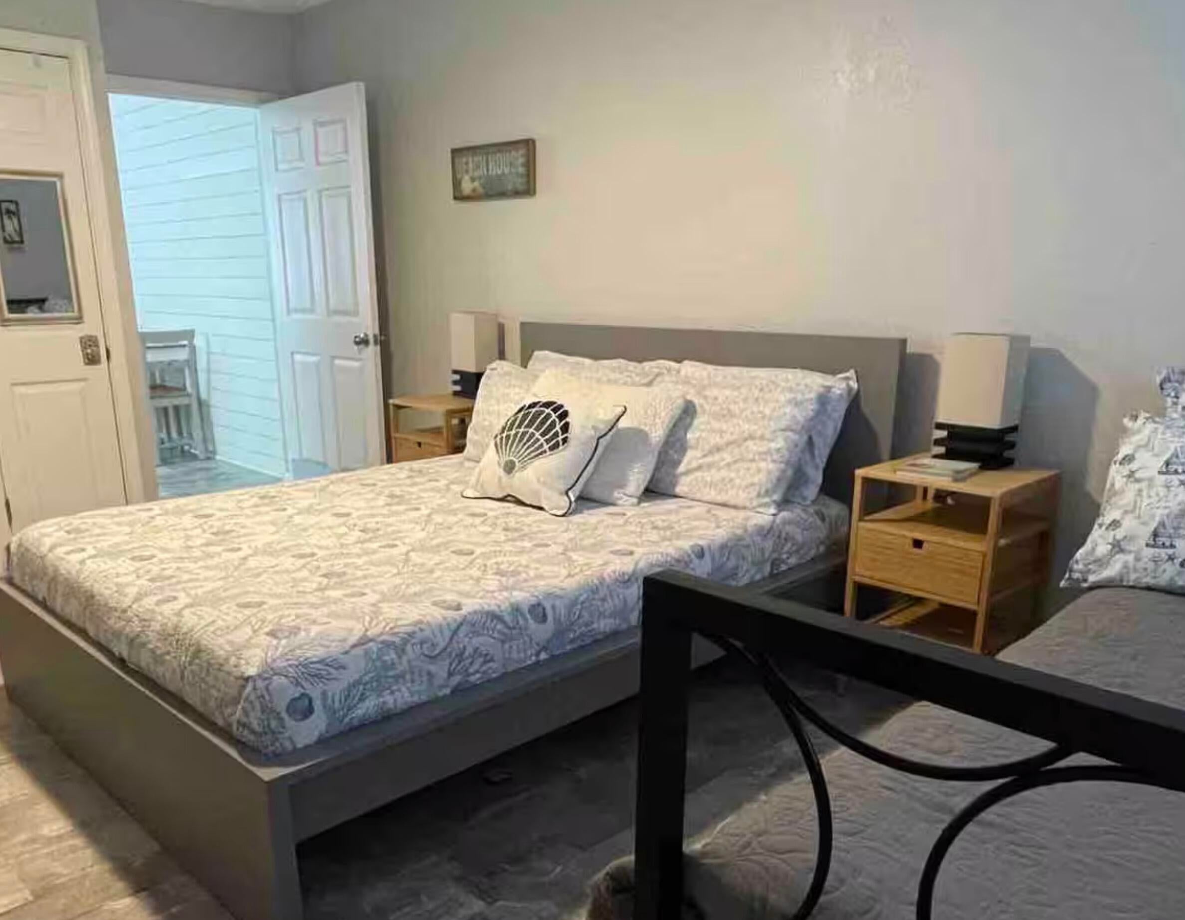 TROPICAL ISLE CONDO - Residential