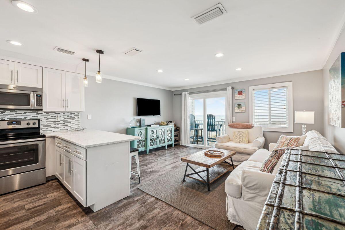 LEEWARD CONDO 2 - Residential