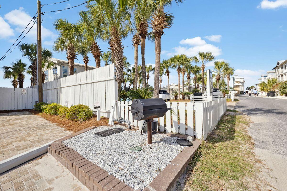 LEEWARD CONDO 2 - Residential