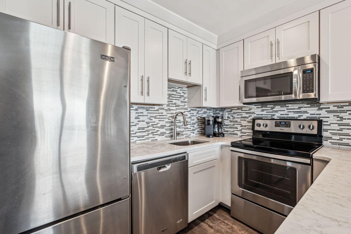 LEEWARD CONDO 2 - Residential