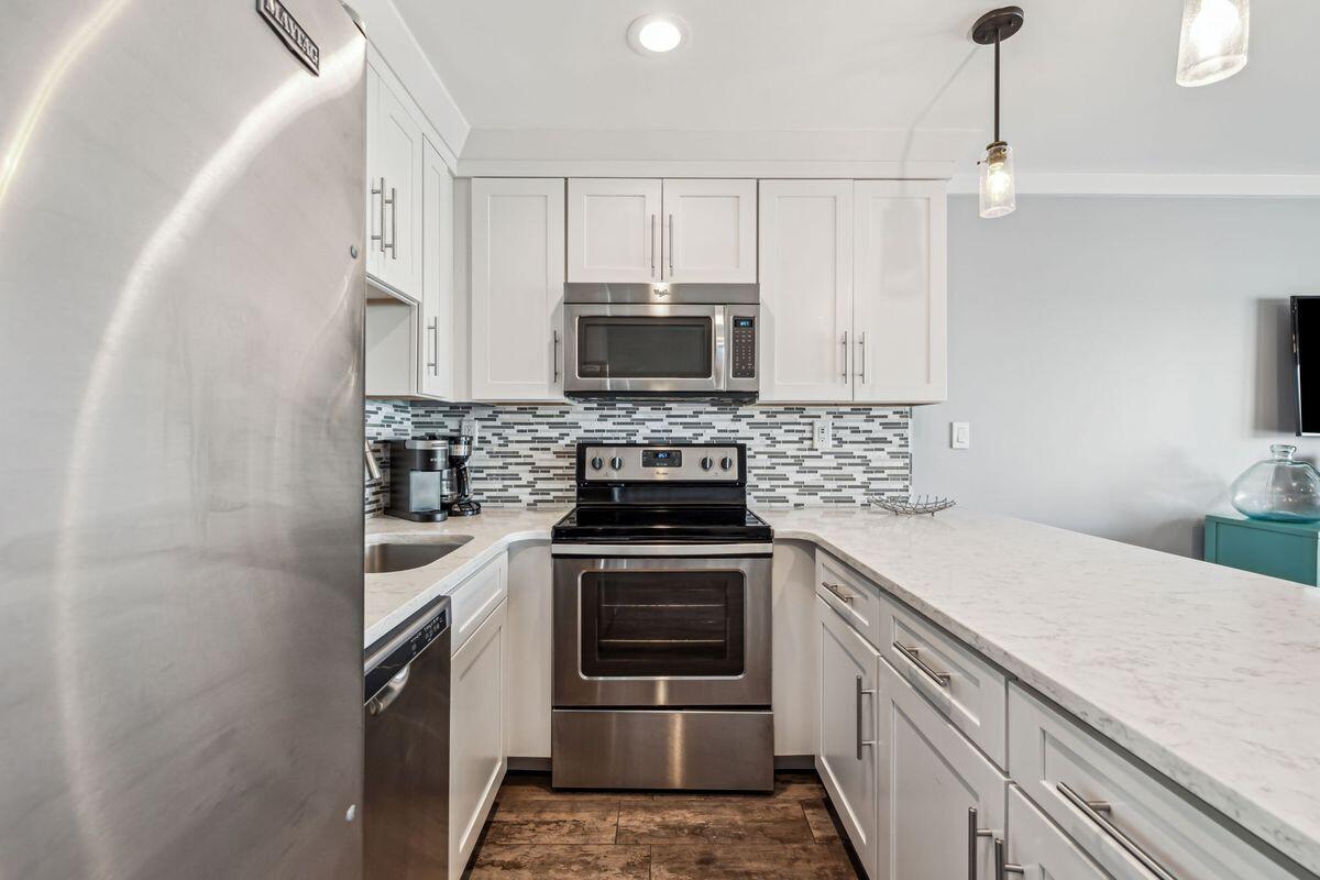 LEEWARD CONDO 2 - Residential