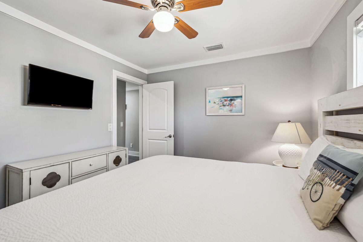 LEEWARD CONDO 2 - Residential