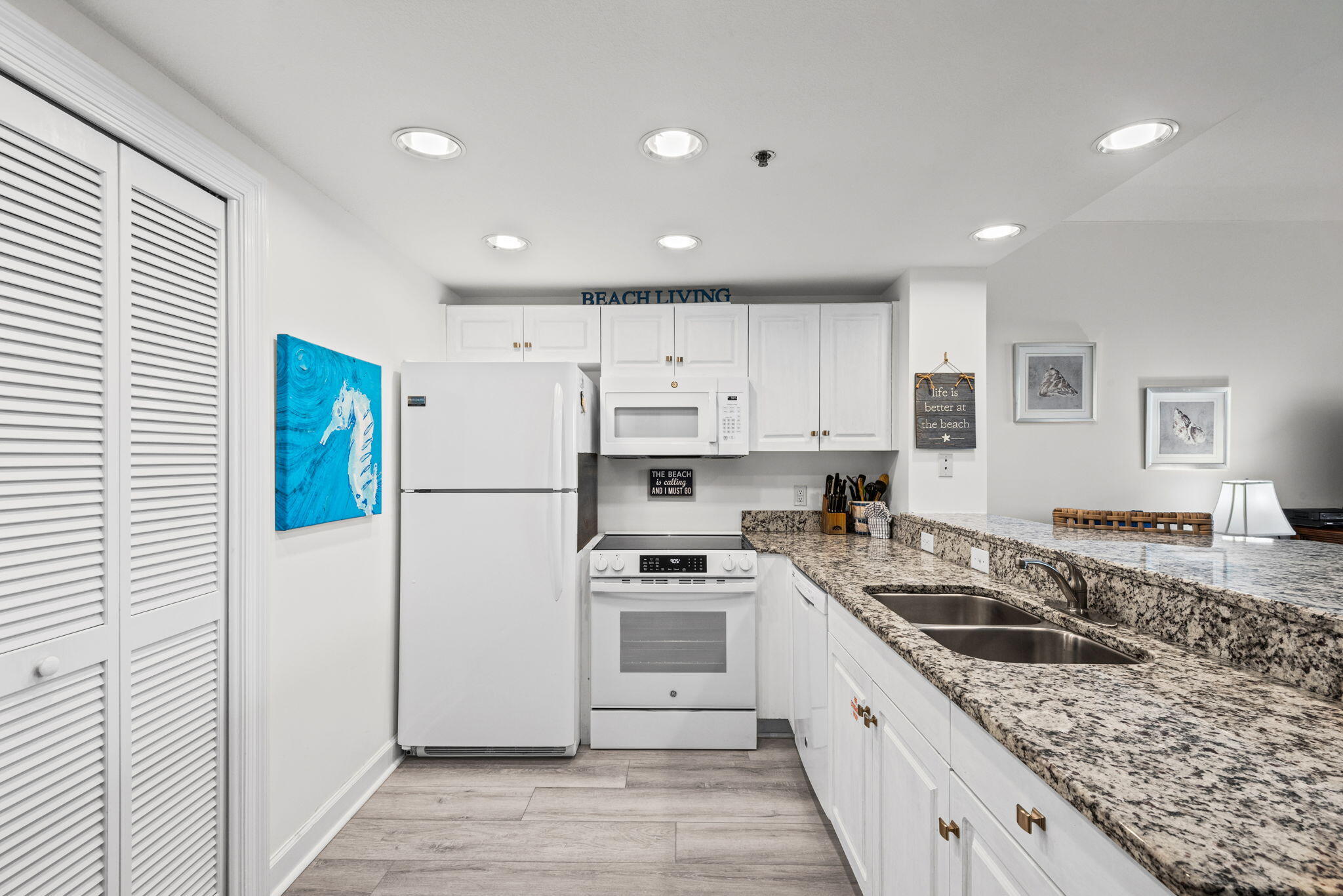 STERLING SHORES - Residential