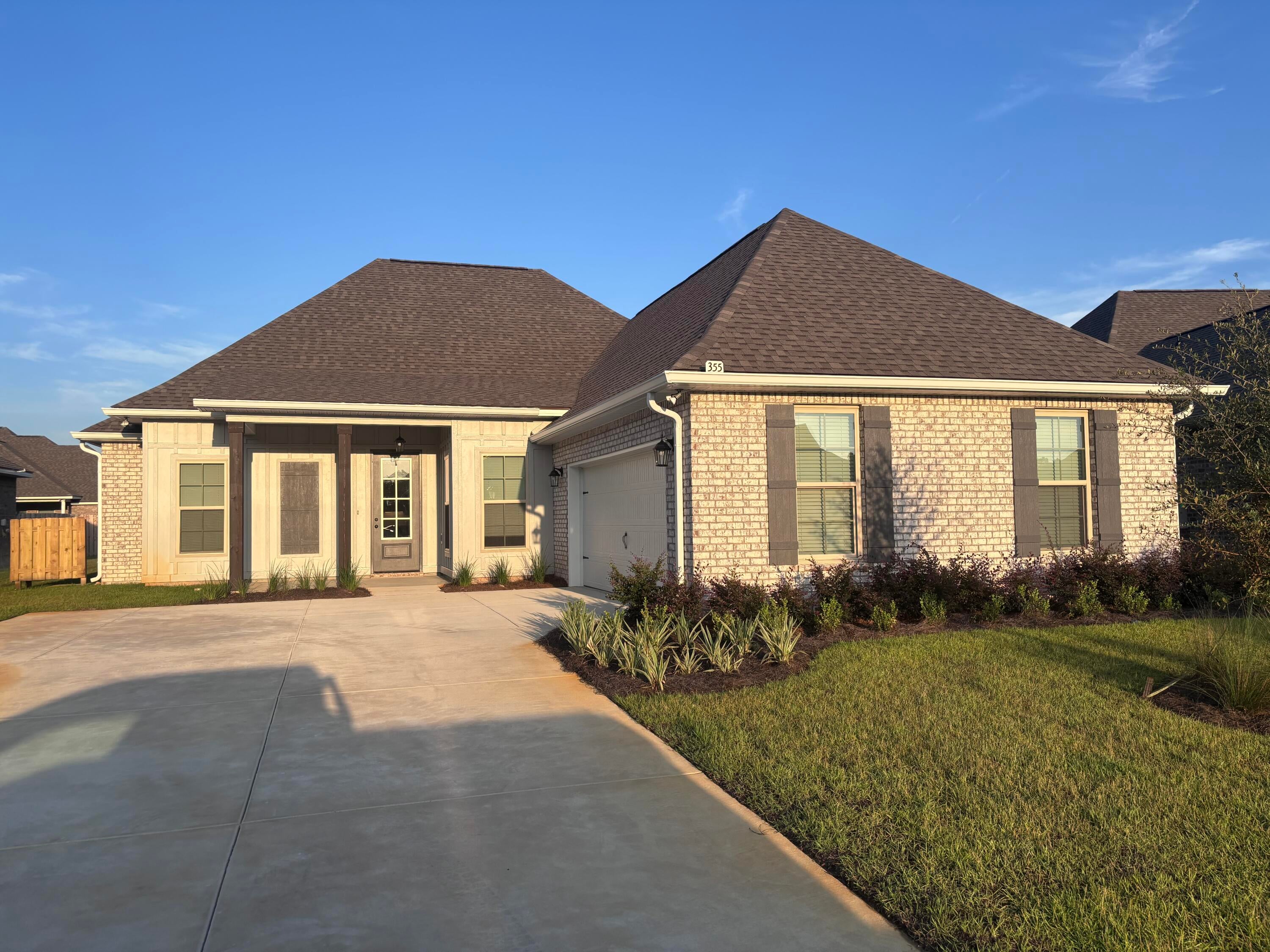 Awesome builder rate plus FREE refrigerator! Restrictions apply. 

The HENRI III G in Bird Song at Hammock Bay community offers a 4BR/3BA, open design. Upgrades added (list attached). Features: separate vanities, garden tub, separate custom tiled shower, and walk-in closet in master bath, tray ceiling in master bed, kitchen island, walk-in pantry, boot bench and drop zone in mudroom, covered porches, undermount sinks, custom kitchen backsplash, crown molding, LED lighting, smart connect WIFI thermostat, framed mirrors in all baths, landscaping package, architectural 30-year shingles, flood lights, & more!
Energy Efficient Features: water heater, electric kitchen appliance package, vinyl low E windows, & more! Energy Star Partner.