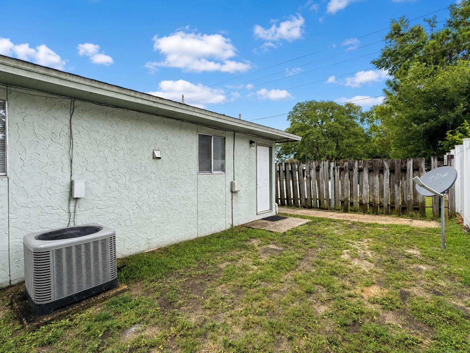 SUNSET STRIP - Residential Lease