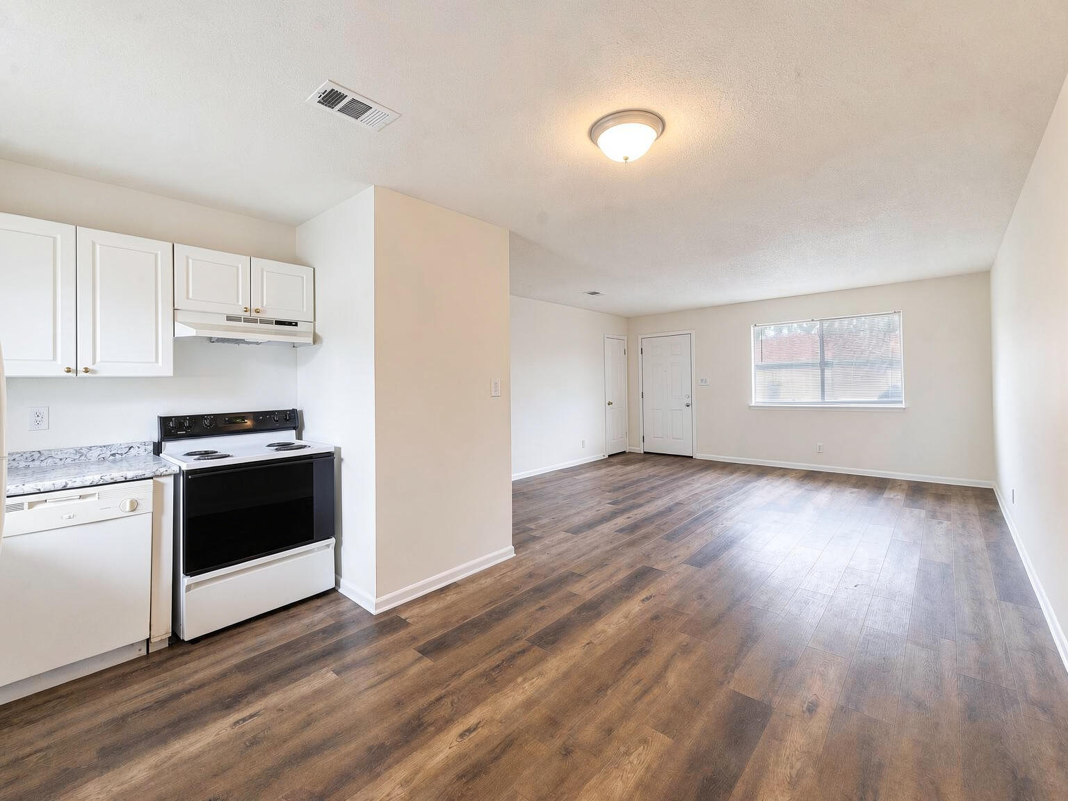 SUNSET STRIP - Residential Lease