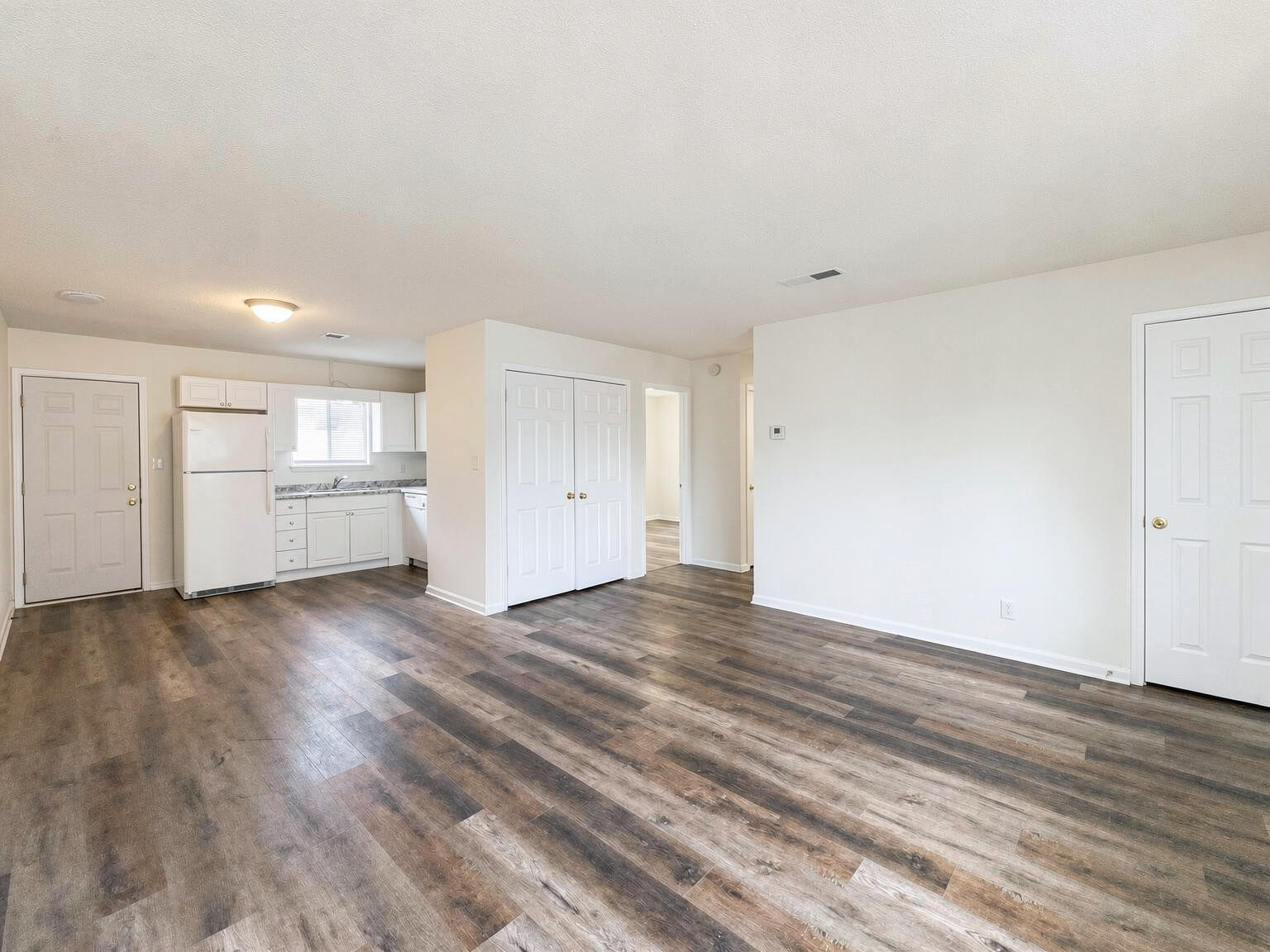 SUNSET STRIP - Residential Lease