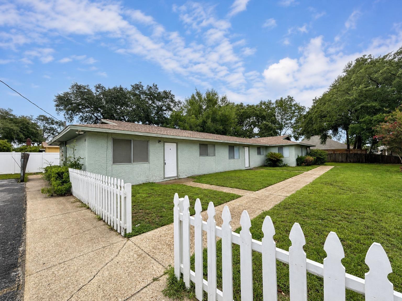 SUNSET STRIP - Residential Lease
