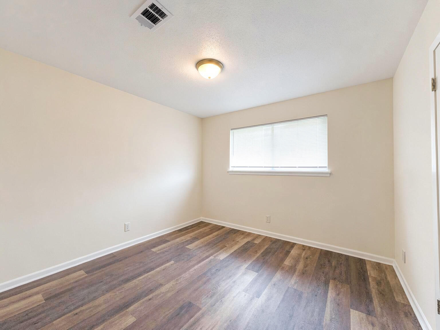 SUNSET STRIP - Residential Lease