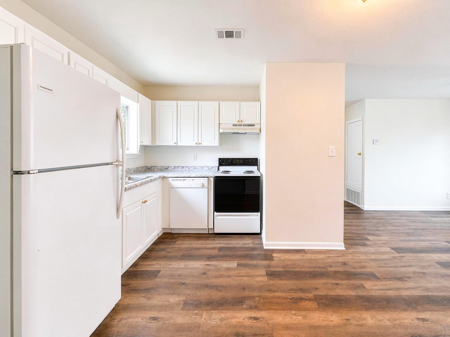 SUNSET STRIP - Residential Lease