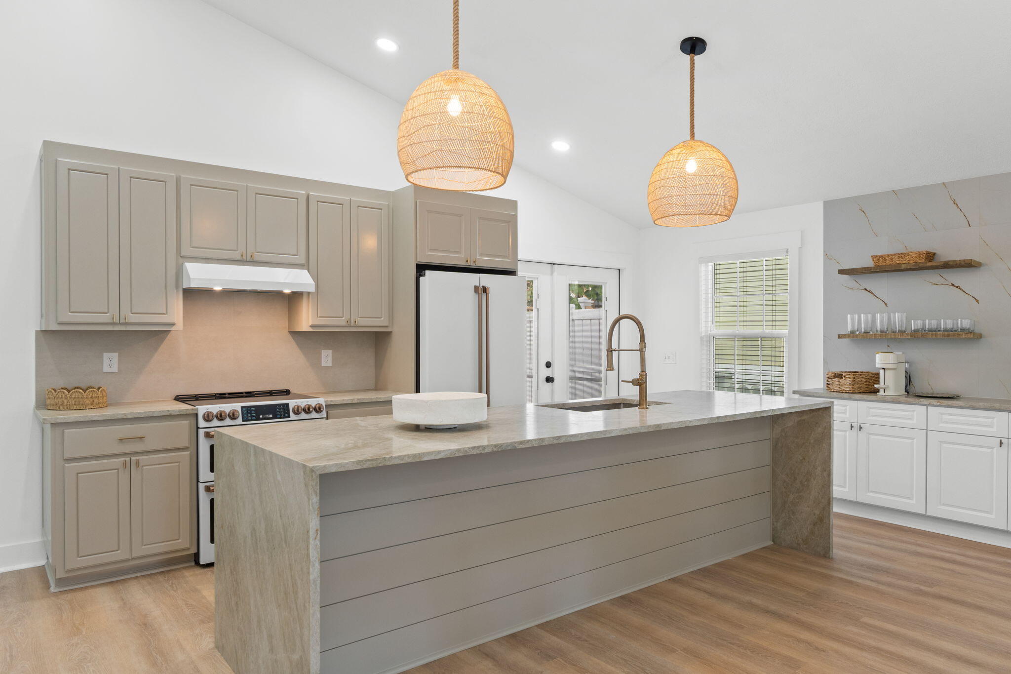 BEL AIR - Residential