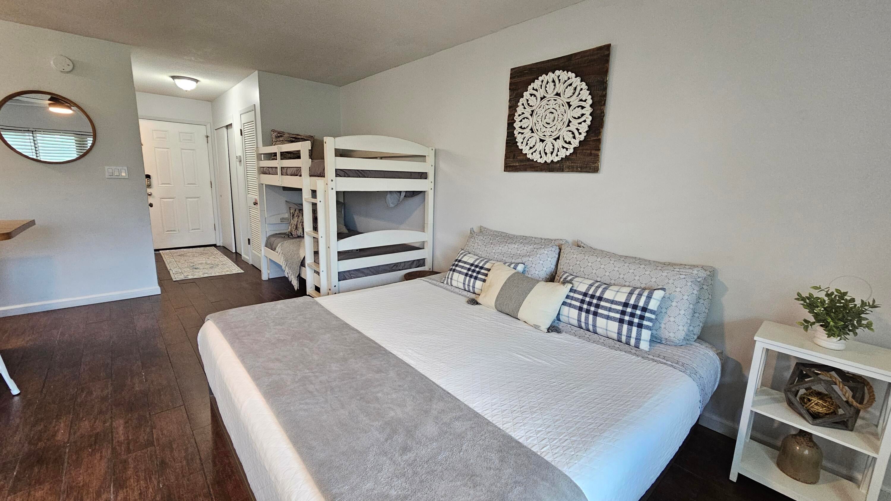 HIDDEN BEACH VILLAS CONDO - Residential