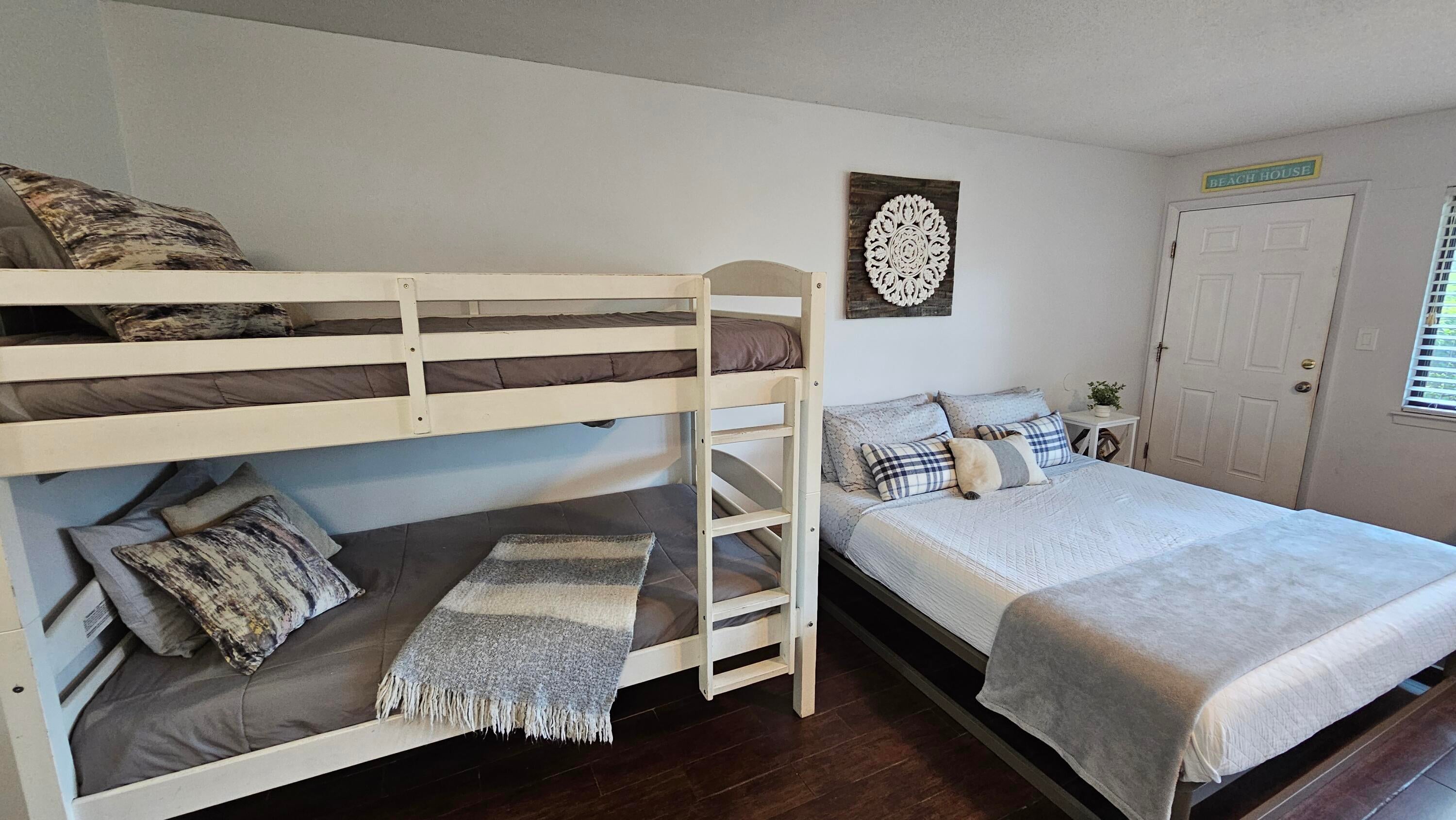 HIDDEN BEACH VILLAS CONDO - Residential