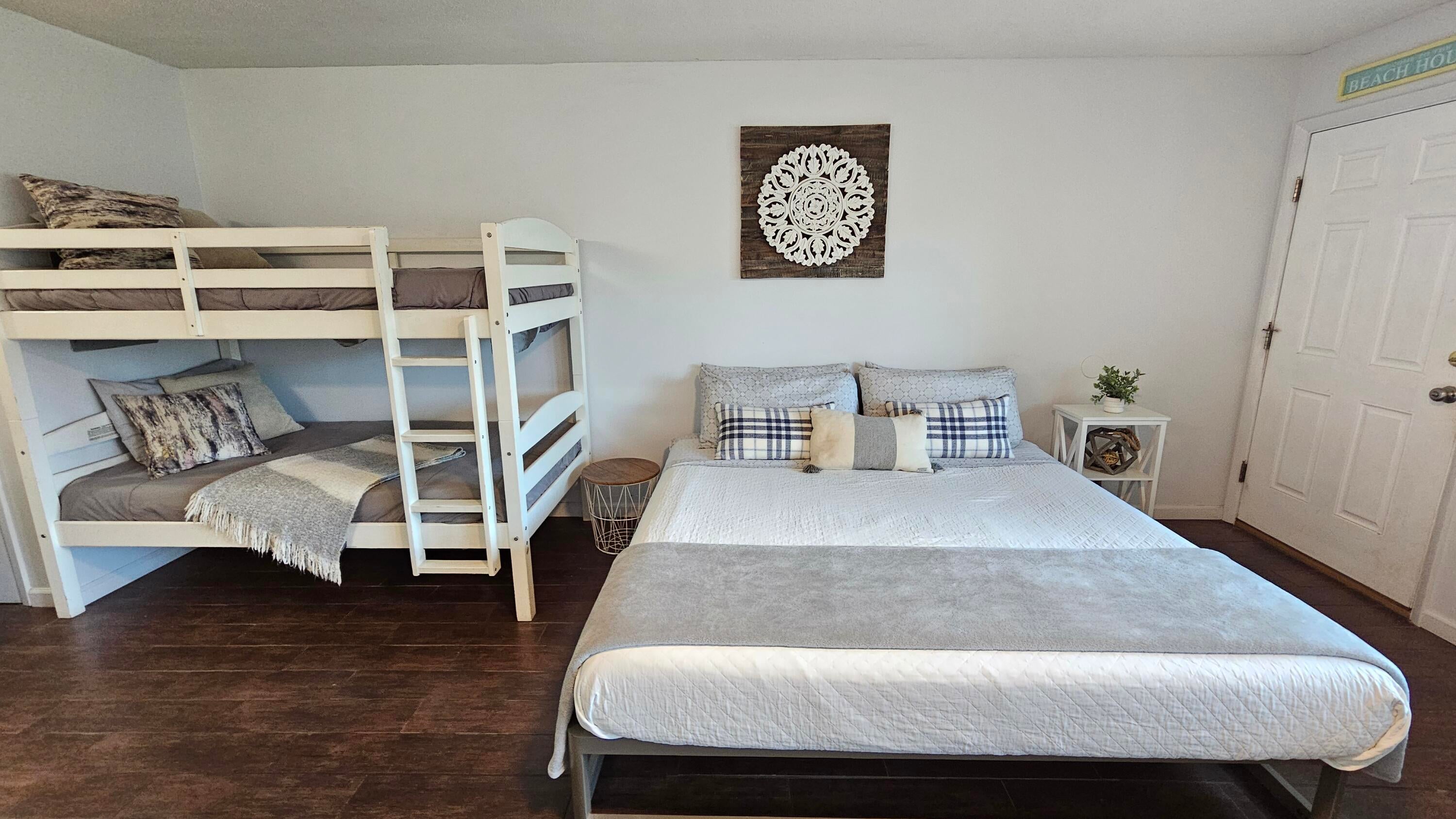 HIDDEN BEACH VILLAS CONDO - Residential