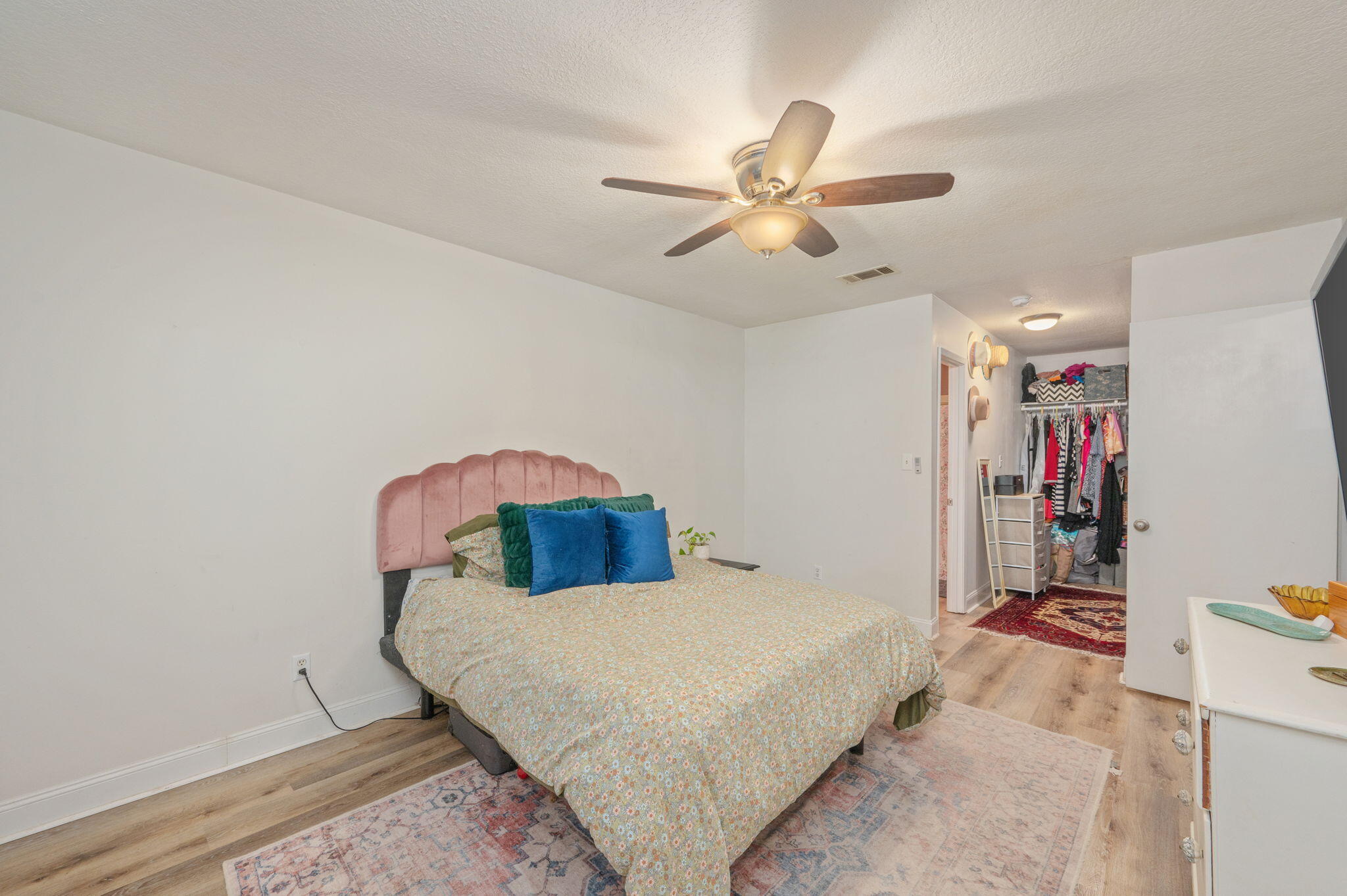 BAY BREEZE T/H - Residential