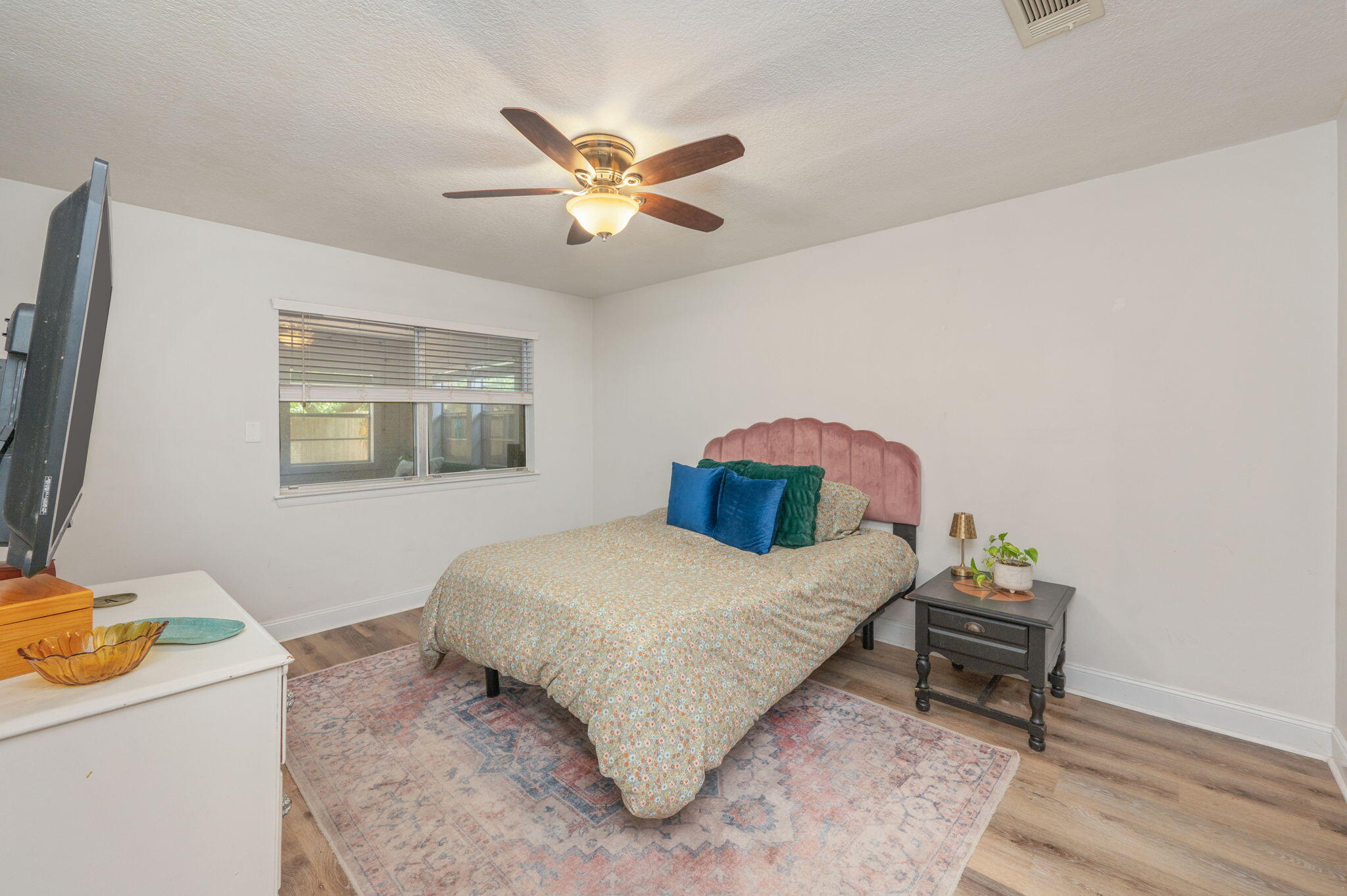 BAY BREEZE T/H - Residential