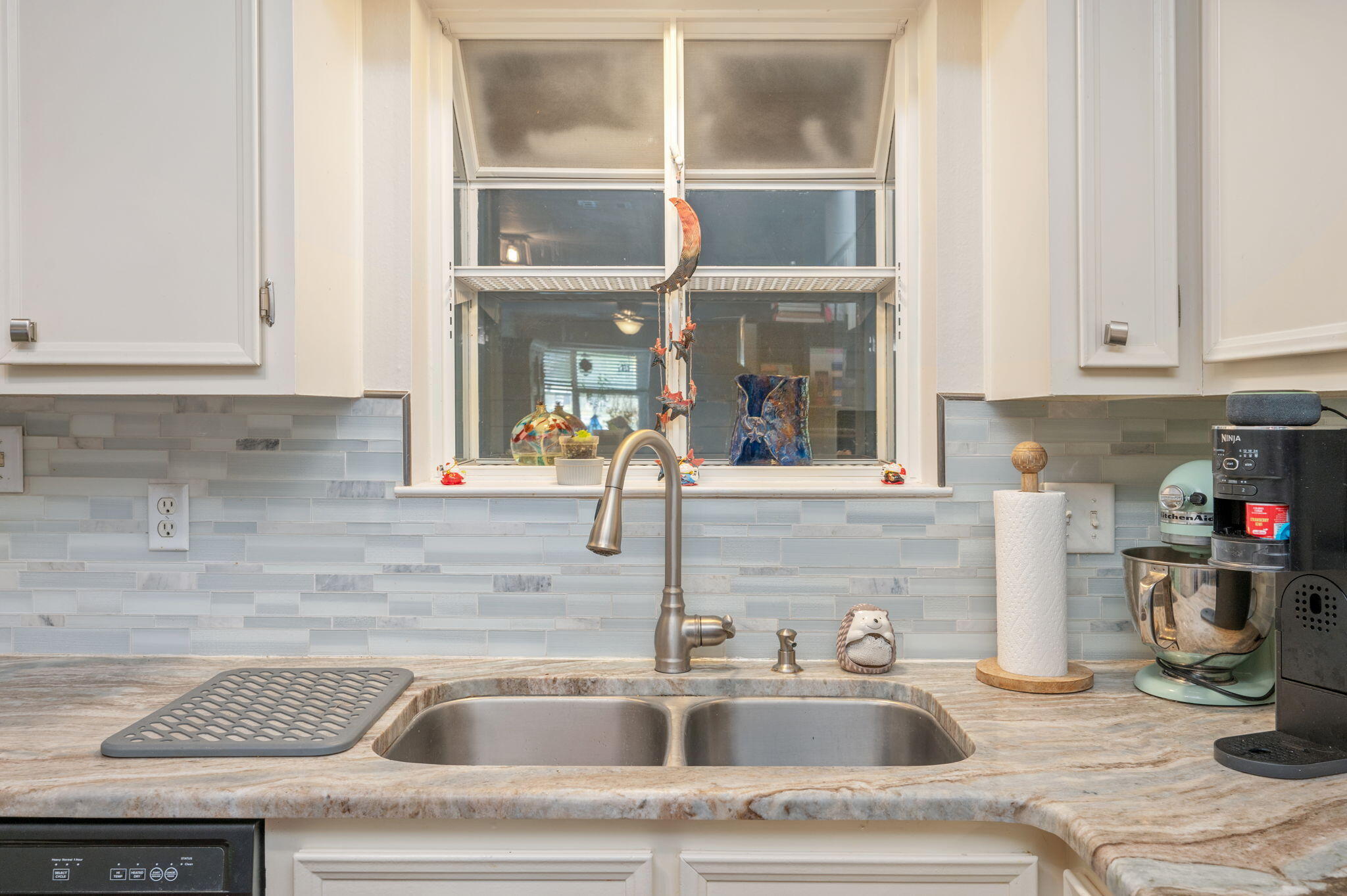BAY BREEZE T/H - Residential